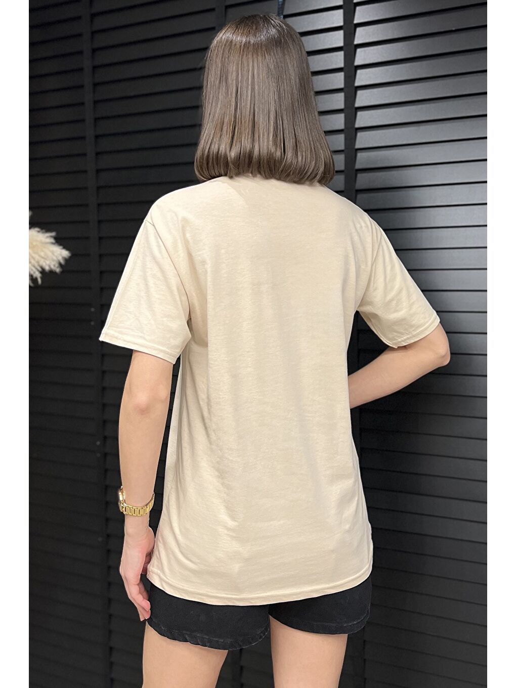 Bej Baskılı Taş Detaylı Kadın Tişört-2