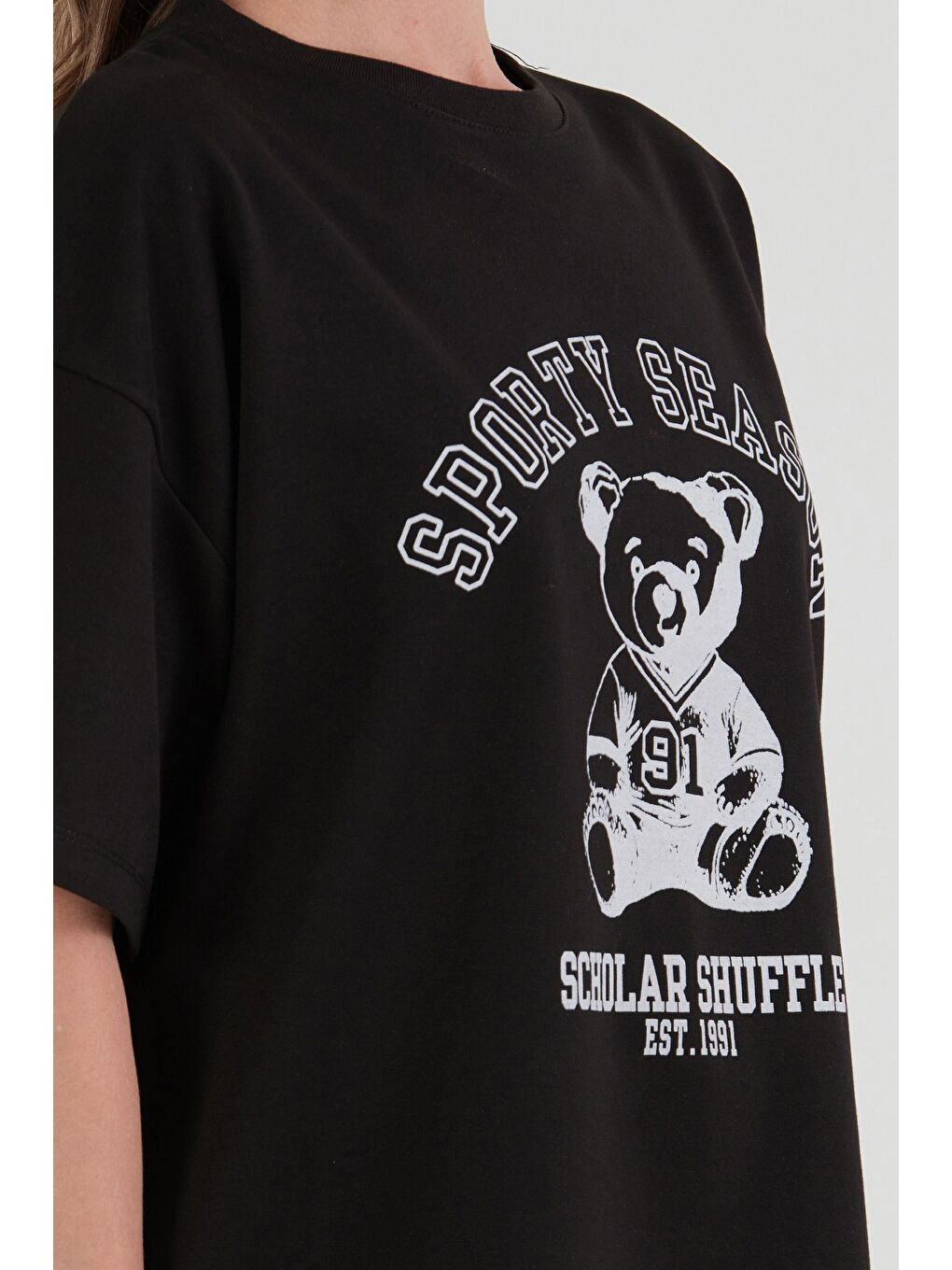 Siyah Ayıcık Baskılı Oversize Tişört-4