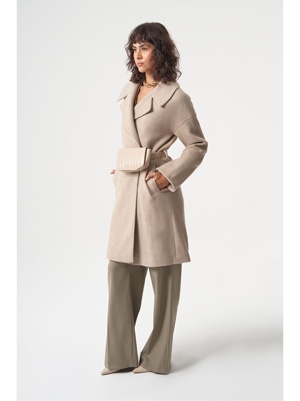 Bej MZL Rahat Kesimli Vizon Rengi Çantalı Kaşe Kaban-1