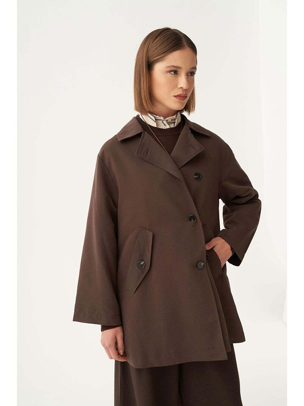 Kahverengi Acı Kahve-Asimetrik Düğmeli Arkası Pileli Trençkot