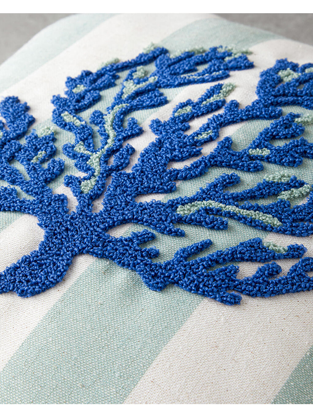 Corallo Punch Nakışlı Kırlent Kılıfı 45x45 cm Mavi - Yeşil-2