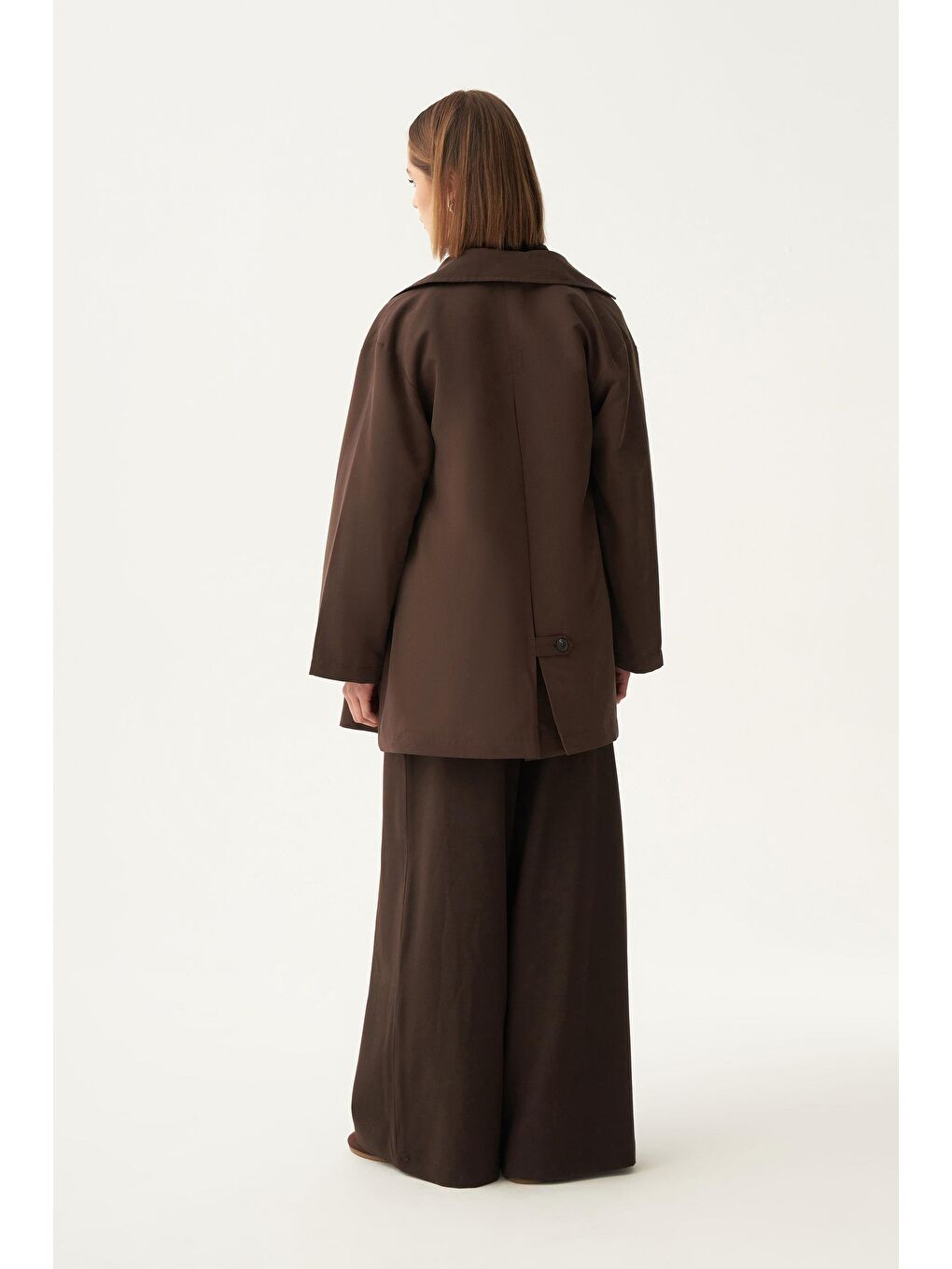 Kahverengi Acı Kahve-Asimetrik Düğmeli Arkası Pileli Trençkot-3