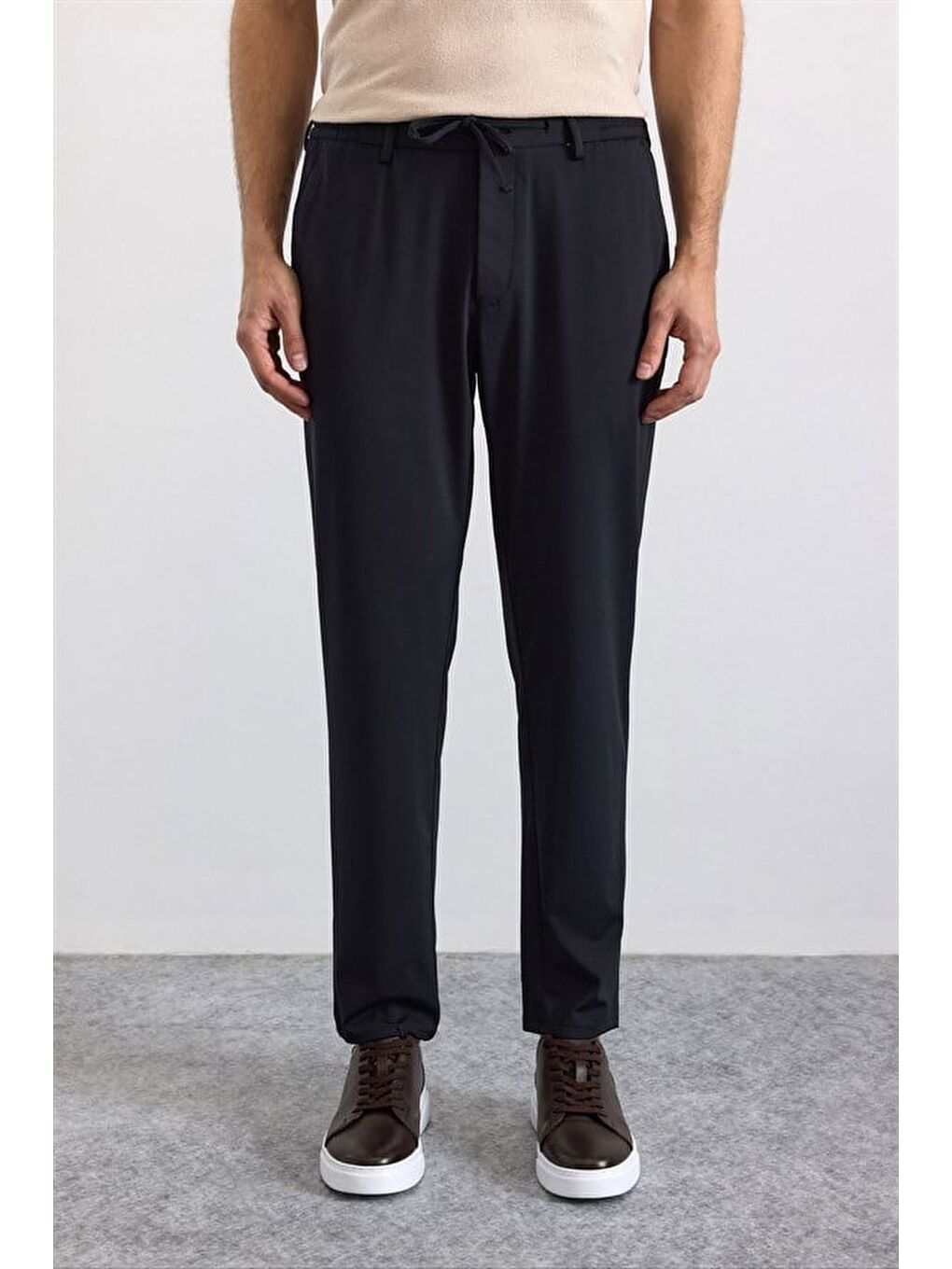 Siyah Slim Düz Jogger Pantolon-1