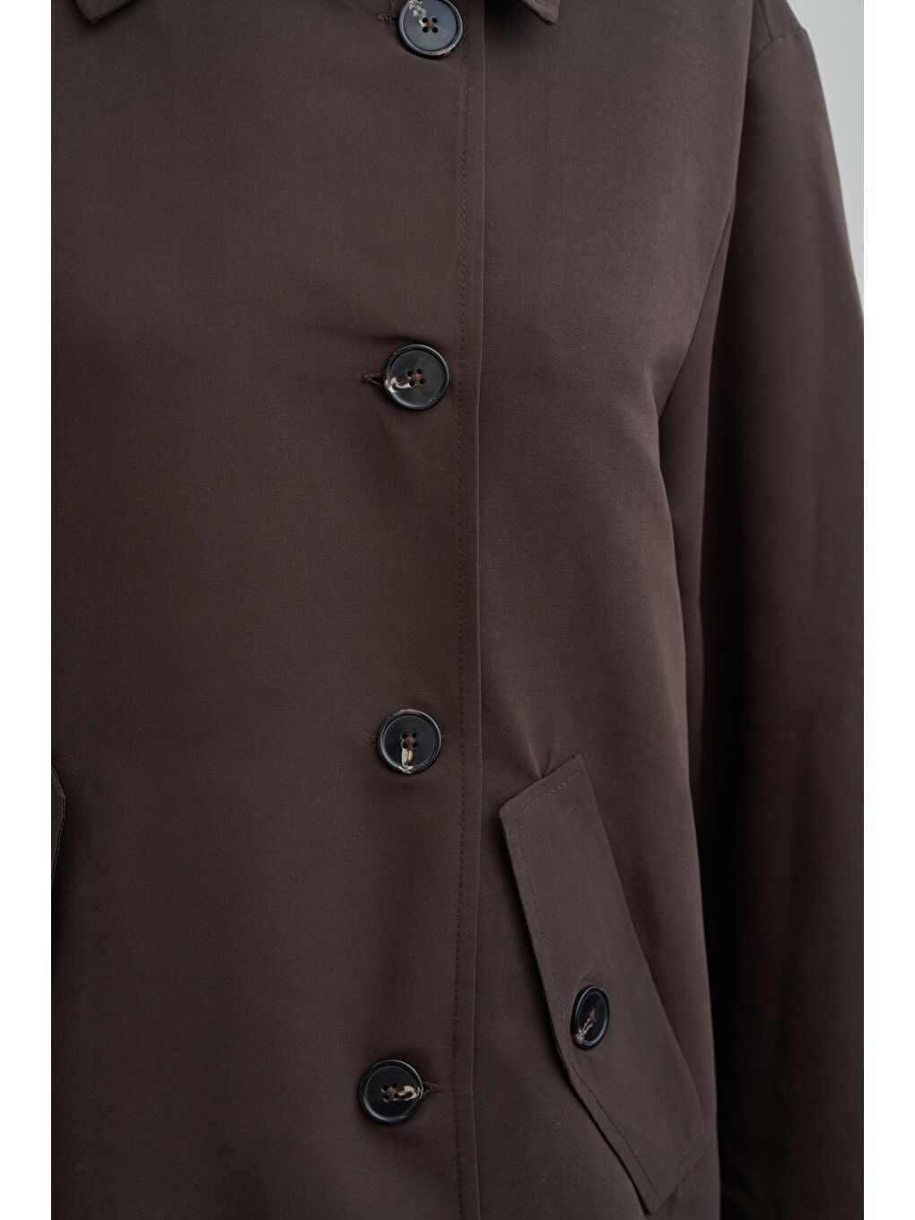 Kahverengi Acı Kahve-Asimetrik Düğmeli Arkası Pileli Trençkot-8