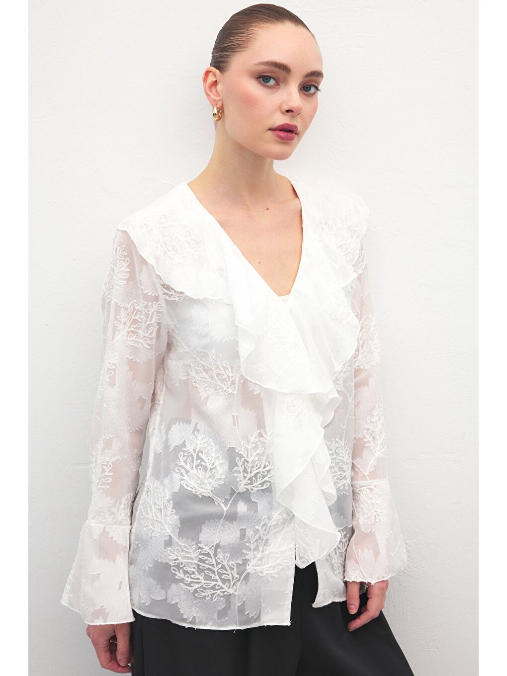 Fırfır Detaylı Nakışlı Gömlek - Ekru-3