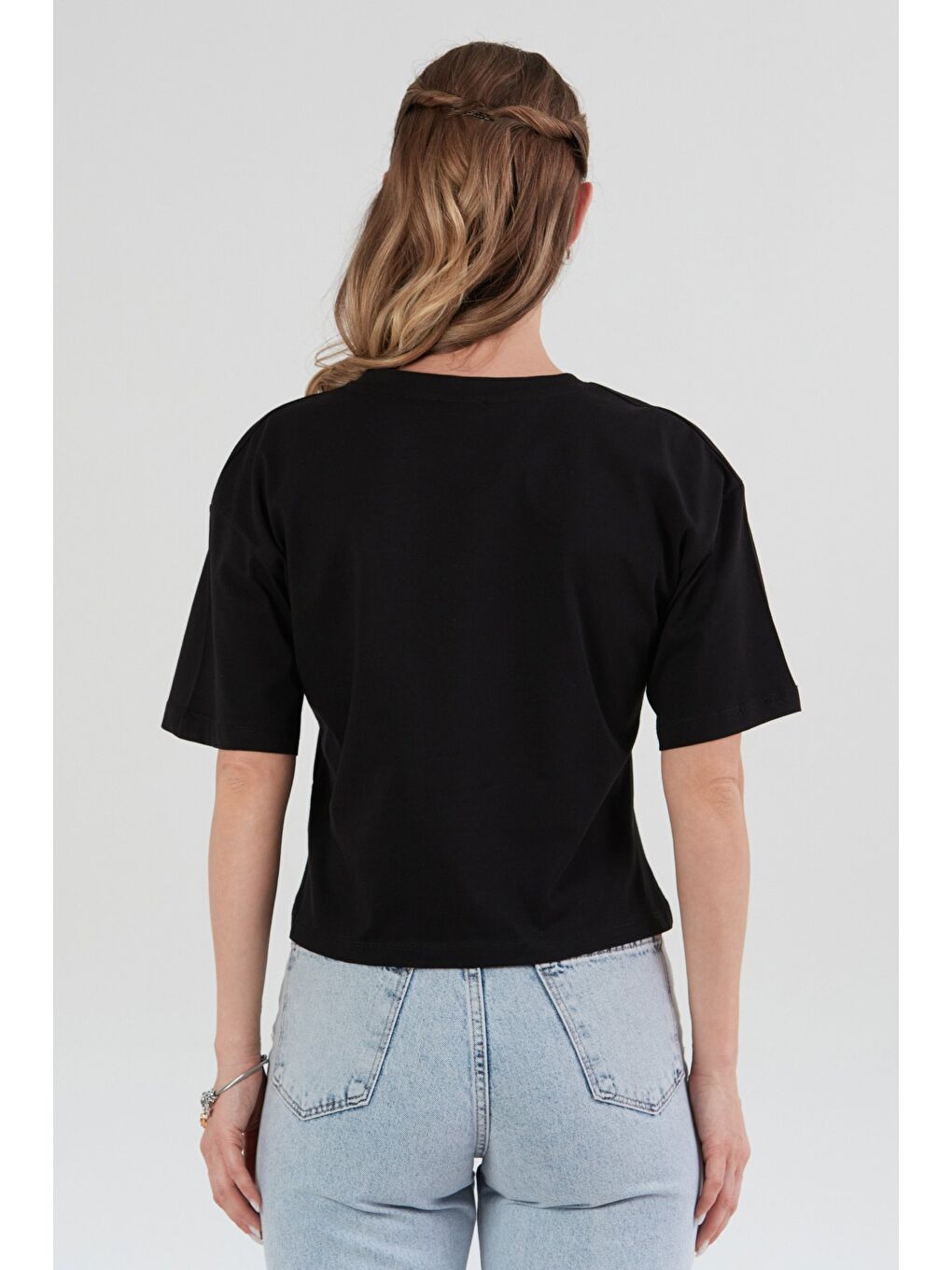 Siyah Peacebud Aksesuar Detaylı Oversize Crop Tişört-3