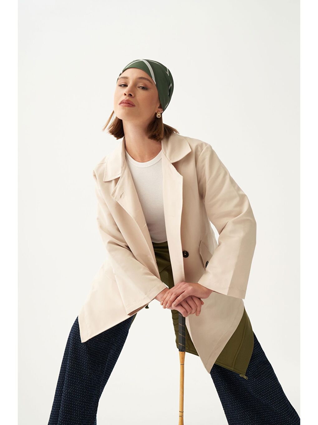 Bej Taş-Asimetrik Düğmeli Arkası Pileli Trençkot-2