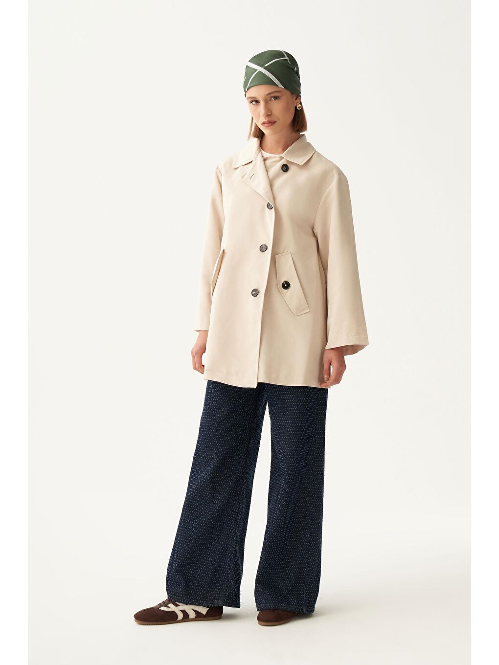 Bej Taş-Asimetrik Düğmeli Arkası Pileli Trençkot-3