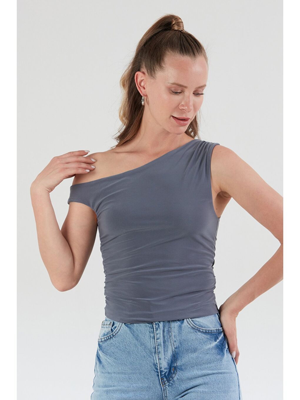 Antrasit Yanları Drapeli Tek Kol Bluz-2