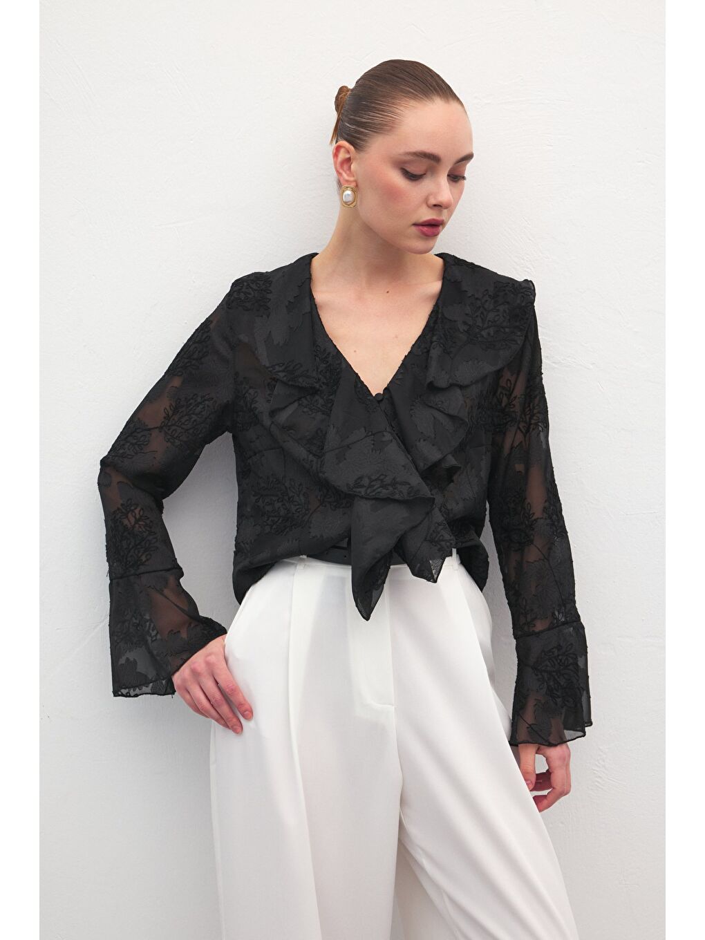 Fırfır Detaylı Nakışlı Gömlek - Siyah-2