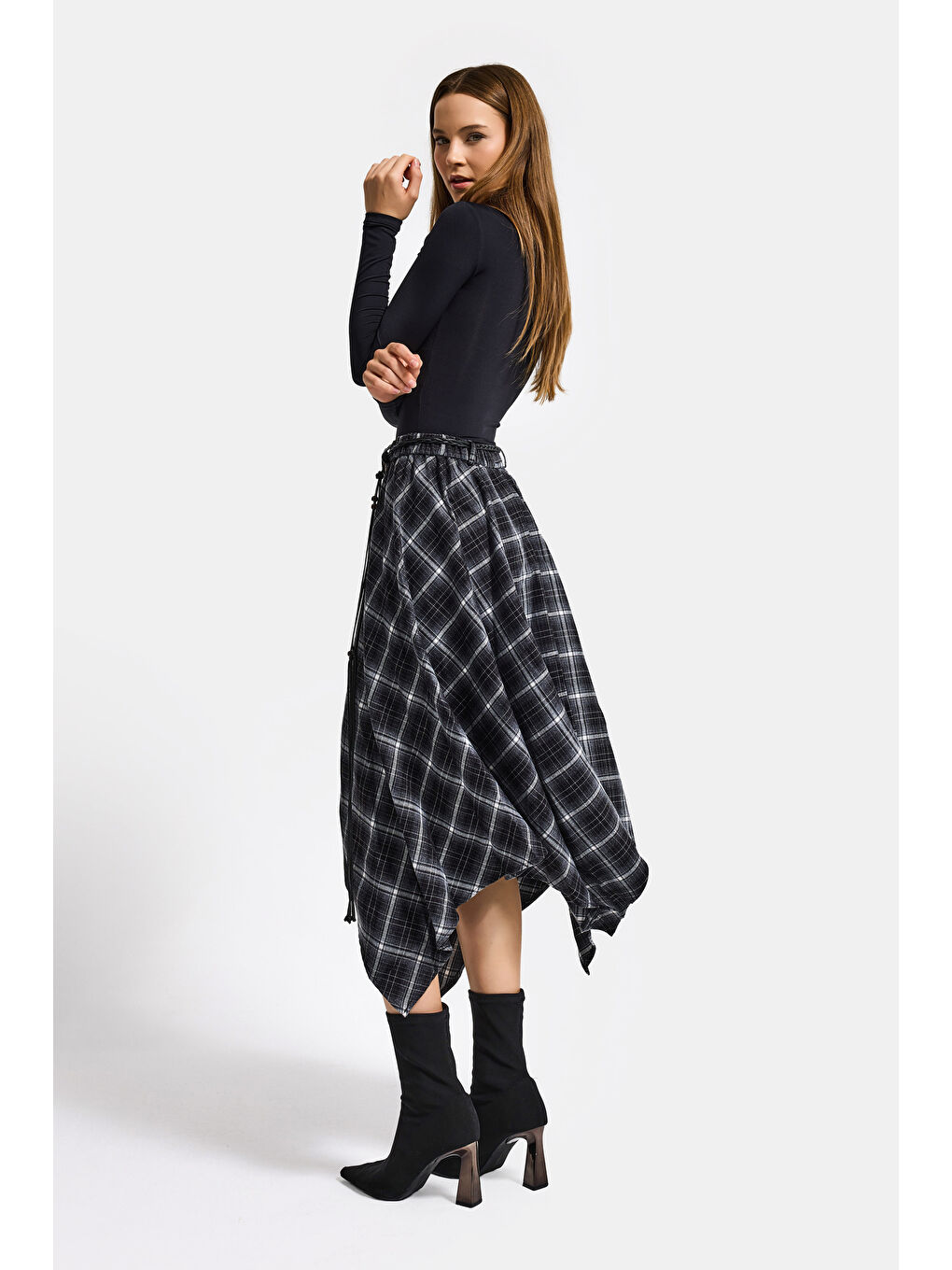 Kadın Siyah Ekose w5 Asimetrik Kesim Kemerli Özel Tasarım %100 Pamuk Etek-1