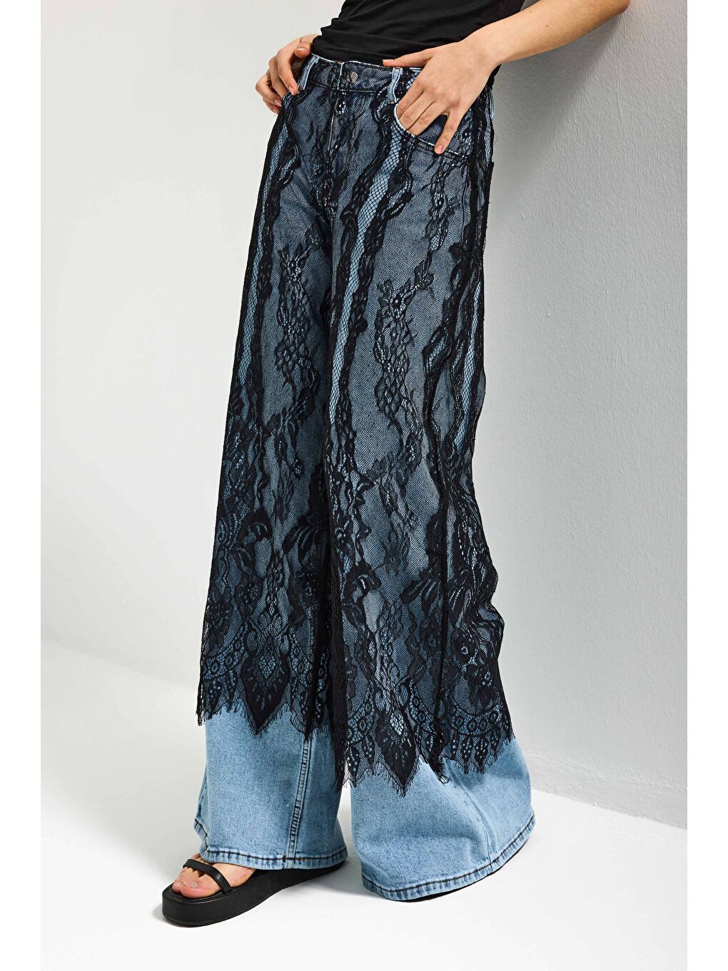 Mavi Kadın Dantel Jean Rengi Palazzo Fit Dantel Detaylı Özel Tasarım Denim Jean