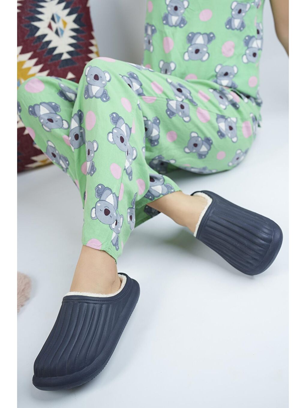 Lacivert FLORA Kapalı İçi Yünlü Unisex Ev Terliği Kışlık Terlik Su Geçirmez-4