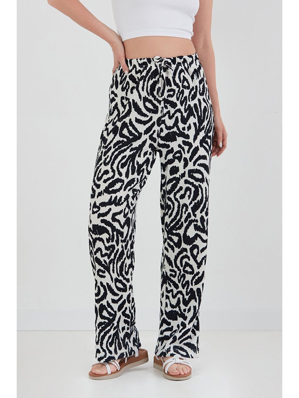 Lacivert Desenli Bürümcük Kumaş Bol Paça Pantolon-2