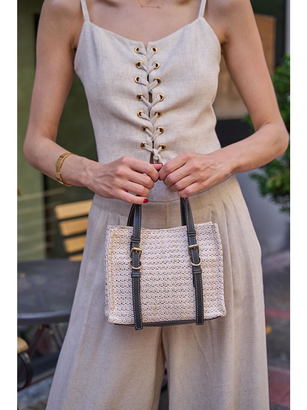 Hasır Detaylı Tokalı  El Ve Omuz Çantası Krem- Siyah-3