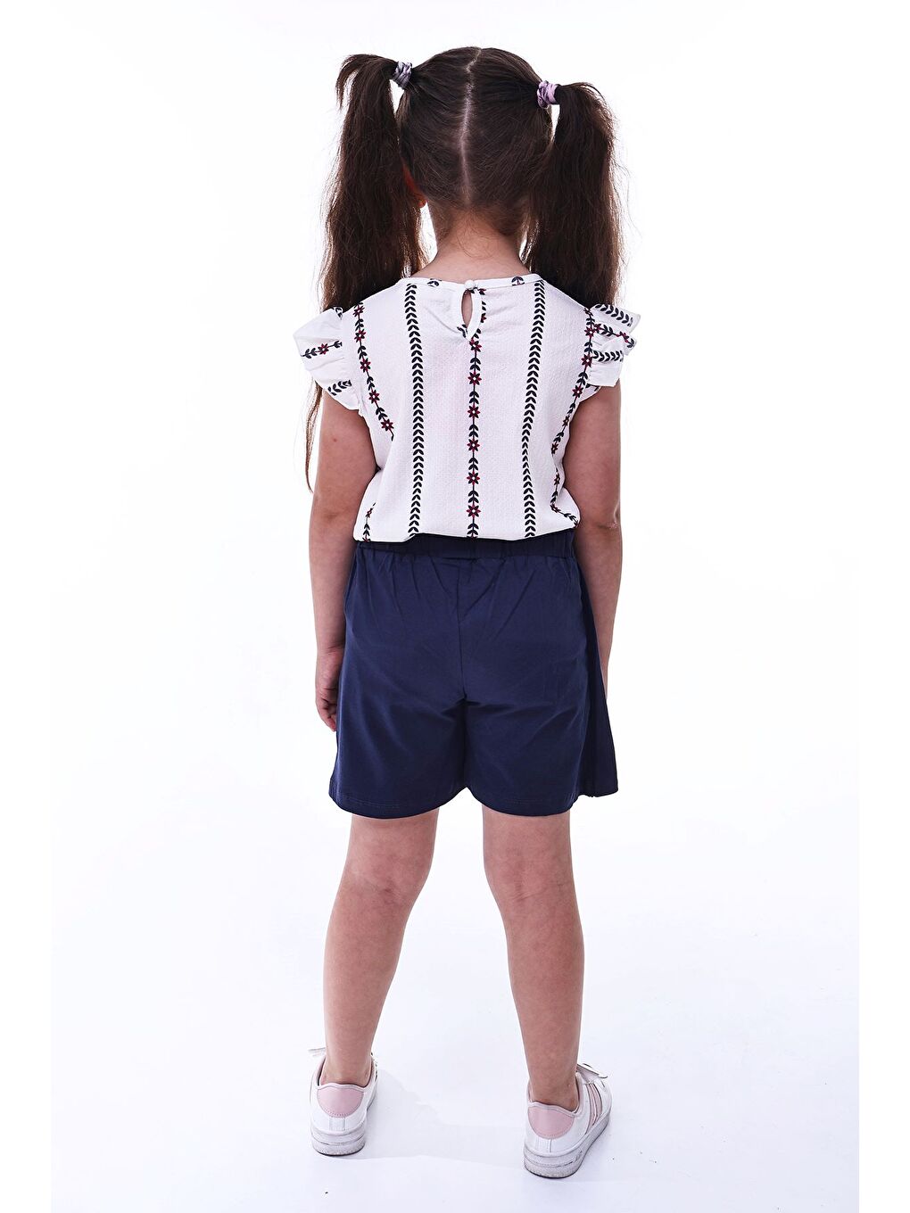 Beyaz Bürümcük Kumaş Çiçek Desenli Fırfır Kollu Fiyonk Detaylı Kız Çocuk Şort Etek Takımı-2