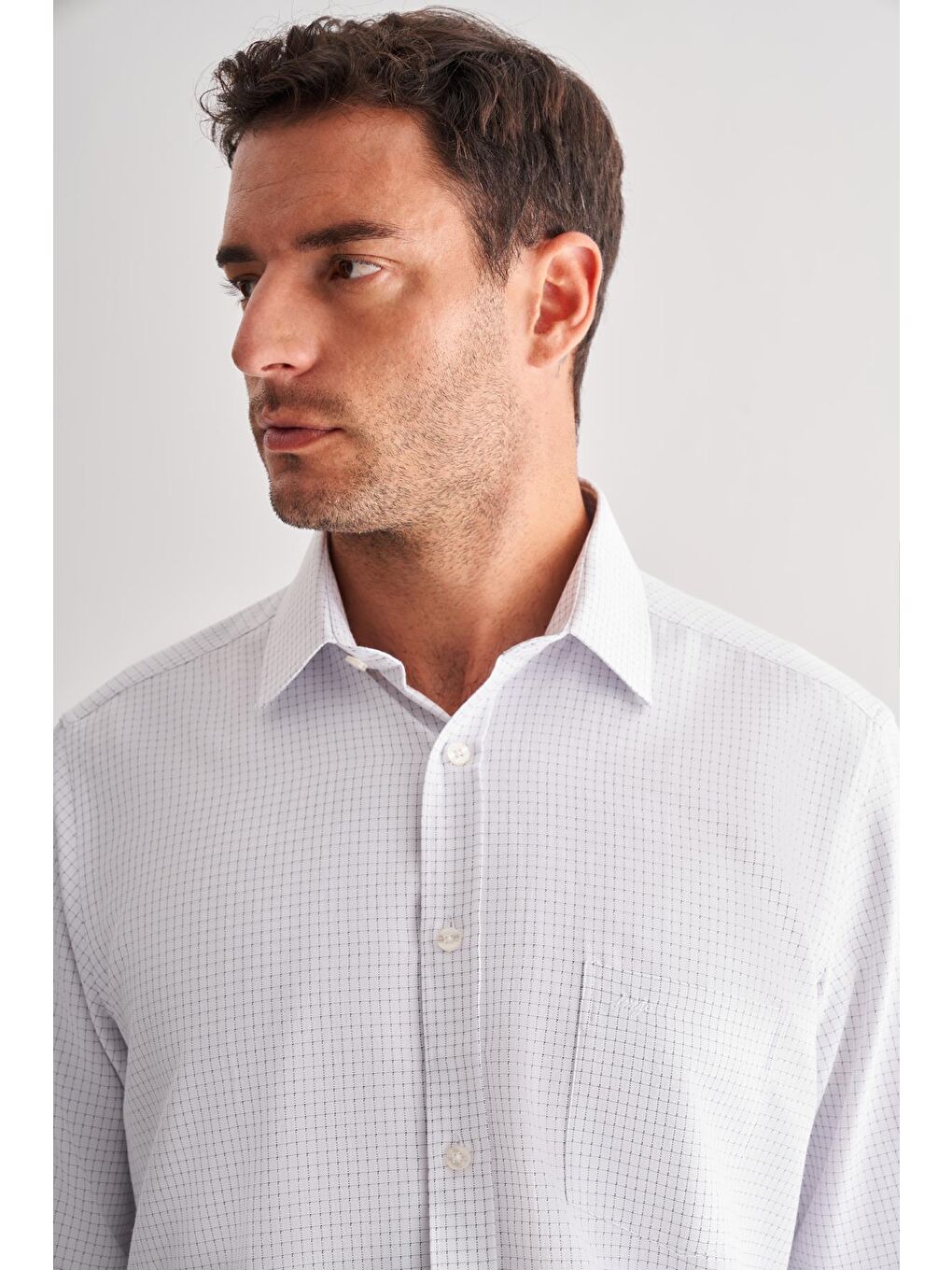 Beyaz Sert Yaka Uzun Kol Cepli Comfort Fit Classic Gömlek 1004255164-3