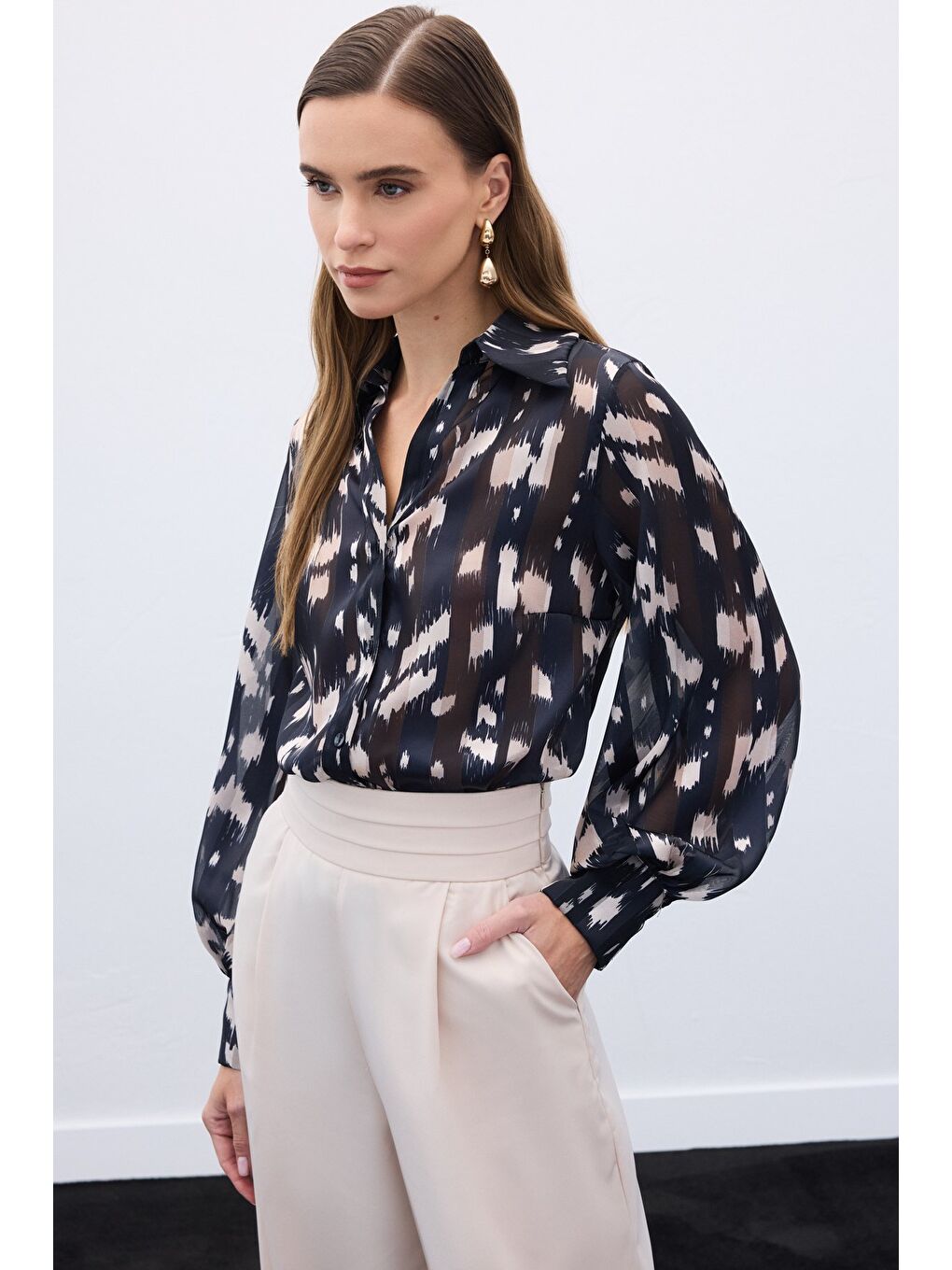 Geniş Manşetli Desenli Gömlek - Siyah-2