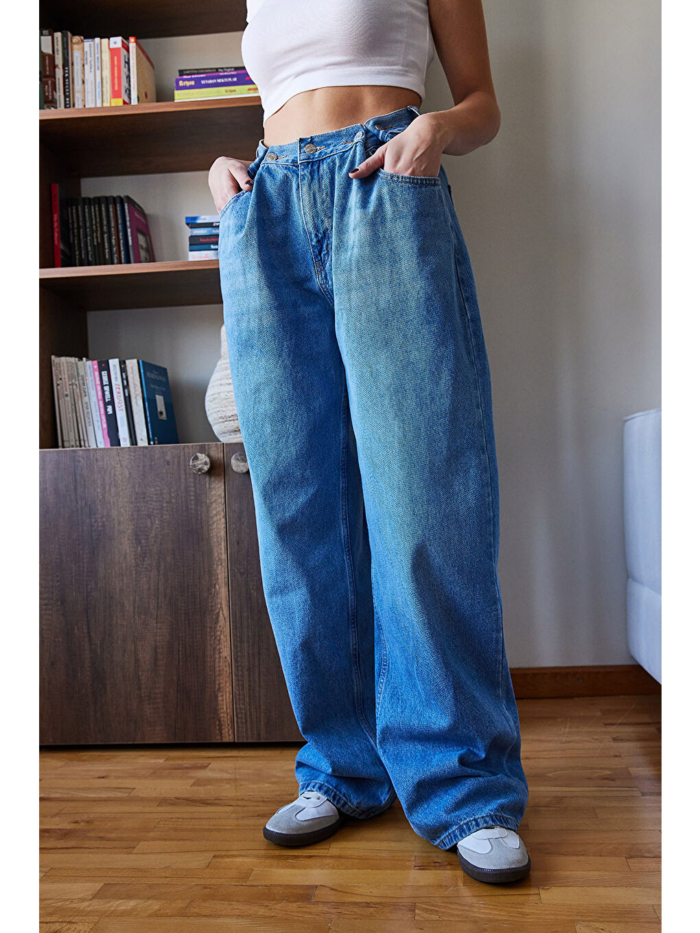 Mavi Kadın Kemer Düğme Detaylı Bol Paça Pantolon-2