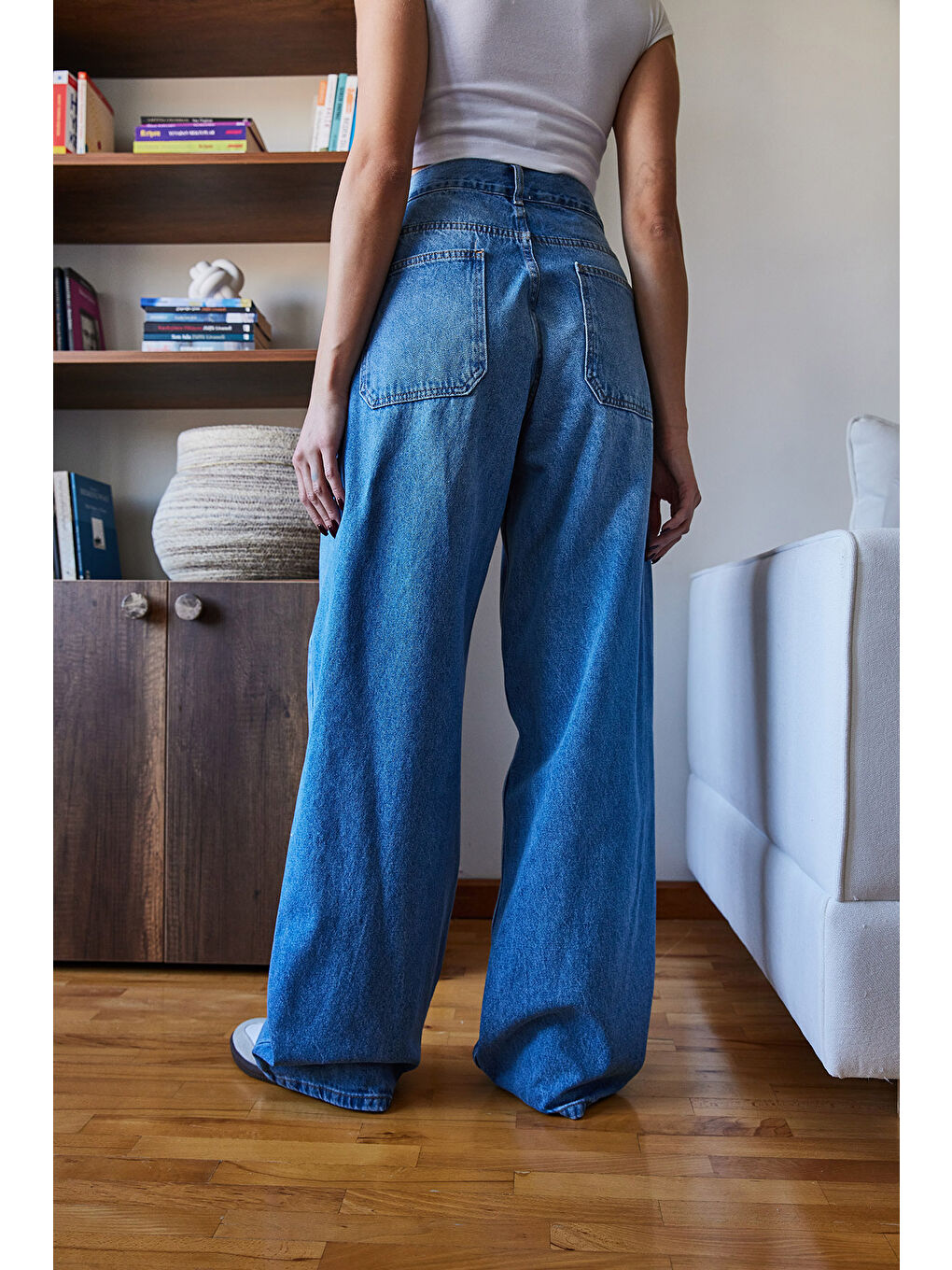 Mavi Kadın Kemer Düğme Detaylı Bol Paça Pantolon-4