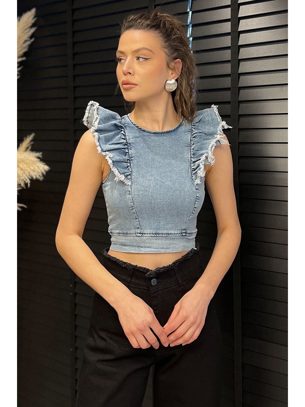 Mavi Kadın Omuz Fırfırlı Sırt Fermuarlı Jean Jean Bluz-1