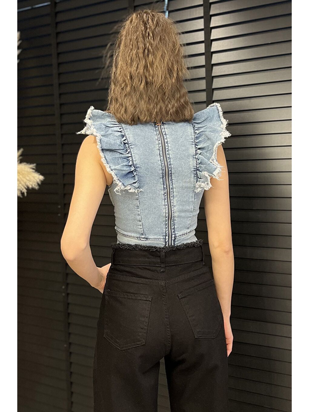 Mavi Kadın Omuz Fırfırlı Sırt Fermuarlı Jean Jean Bluz-2