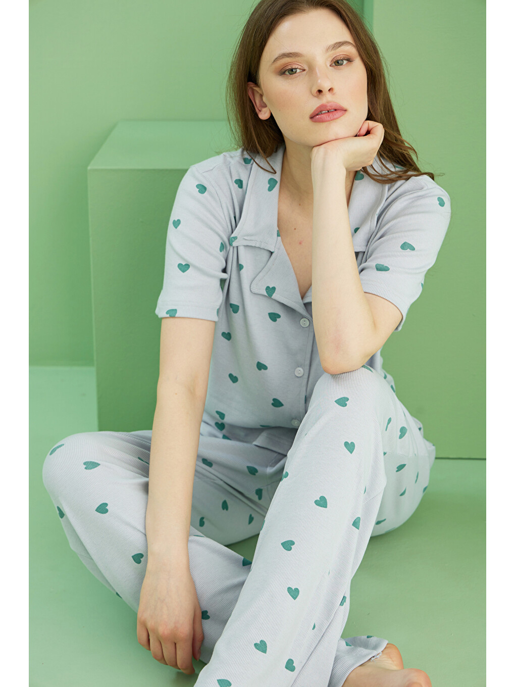 Mavi Kalp Baskılı Fitilli Kaşkorse Örme Düğmeli Gömlek Yaka Pijama Takım