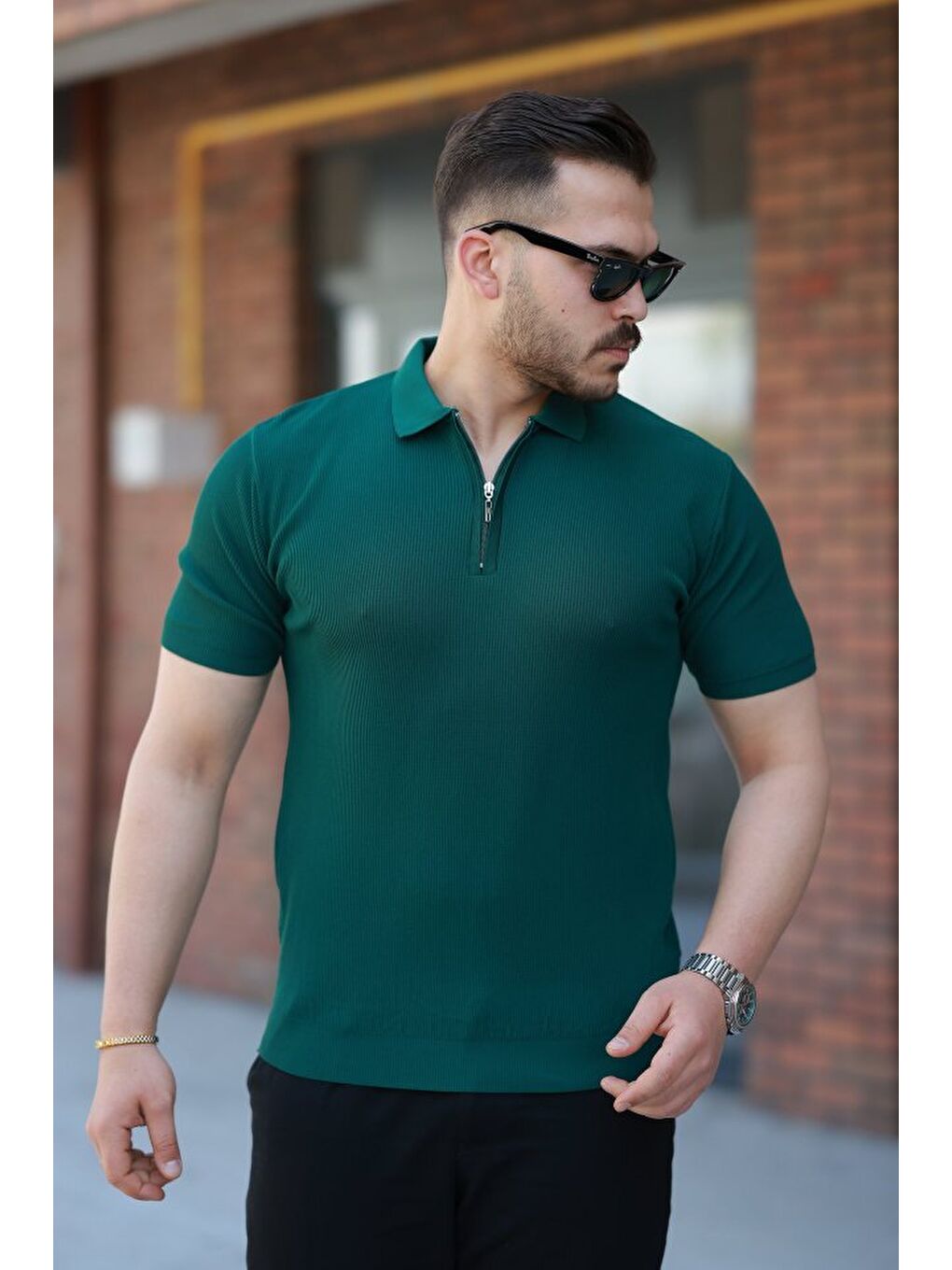 Yeşil Erkek Fermuarlı Yakalı Kısa Kollu Tshirt