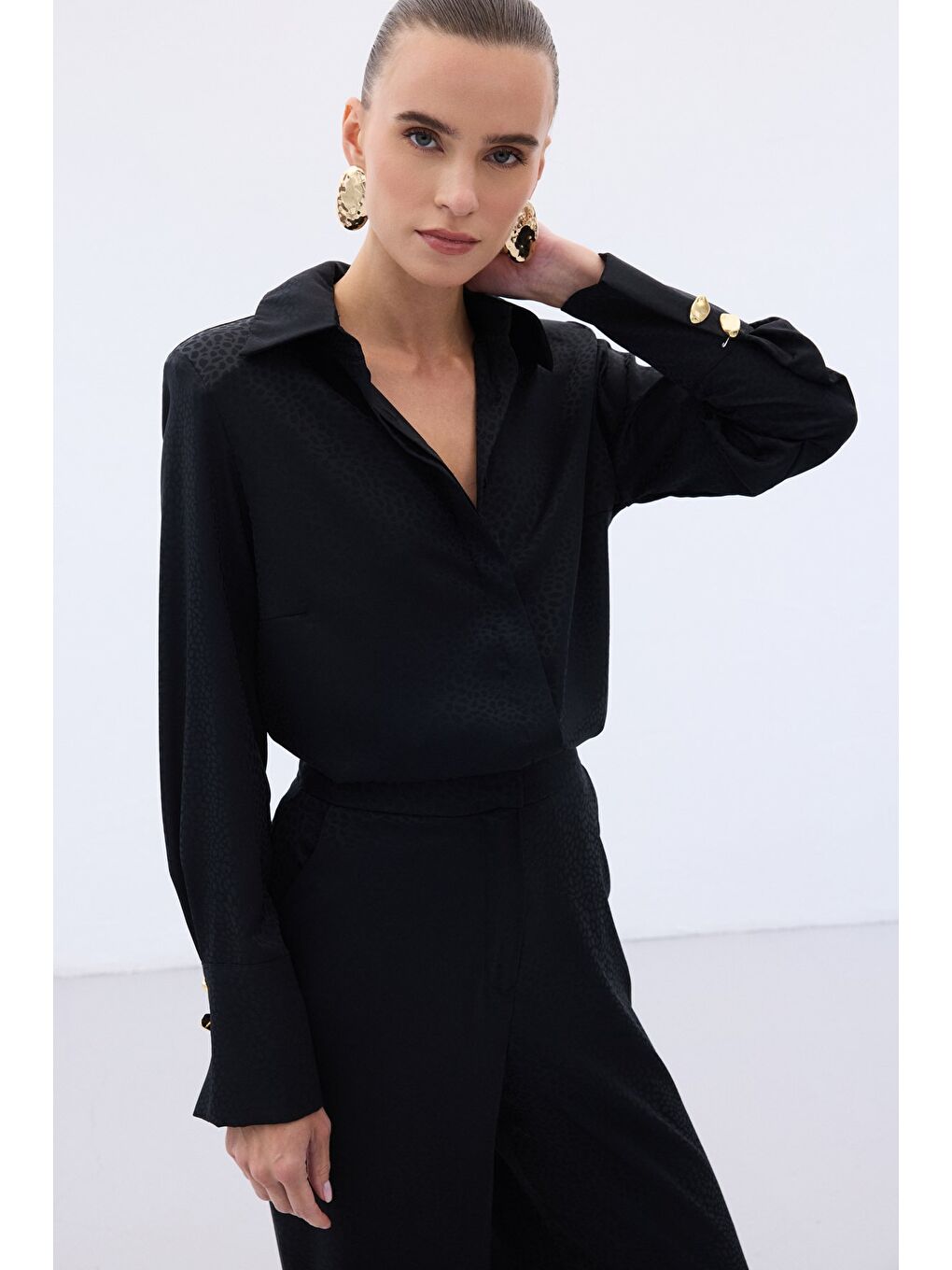 Jakarlı Düz Gömlek - Siyah-1