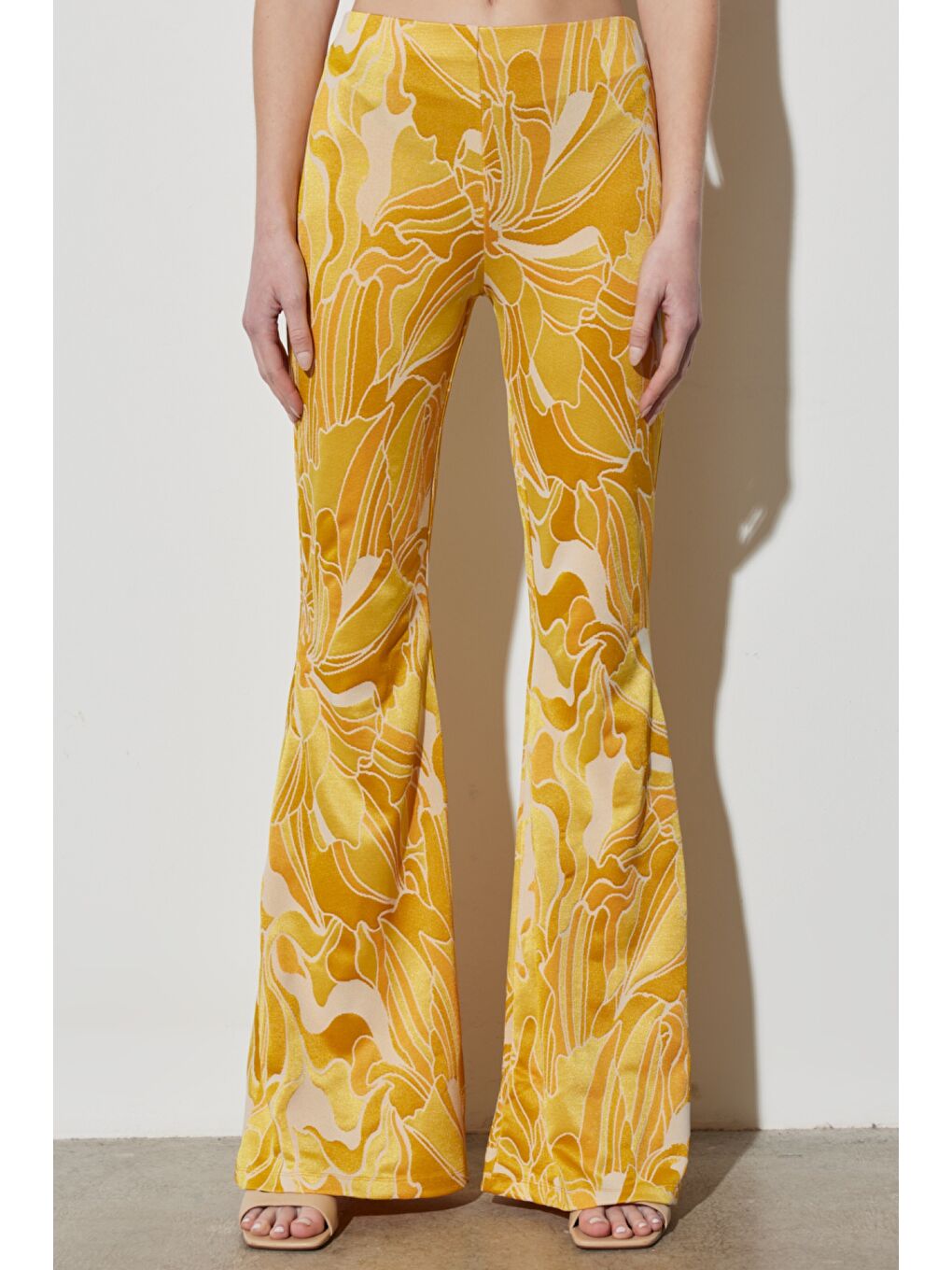 Flare Fit Yüksek Bel İspanyol Paça Desenli Sarı Esnek Pantolon