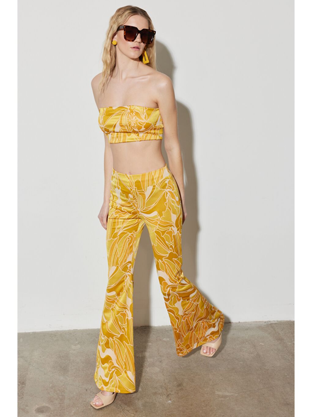 Flare Fit Yüksek Bel İspanyol Paça Desenli Sarı Esnek Pantolon-2