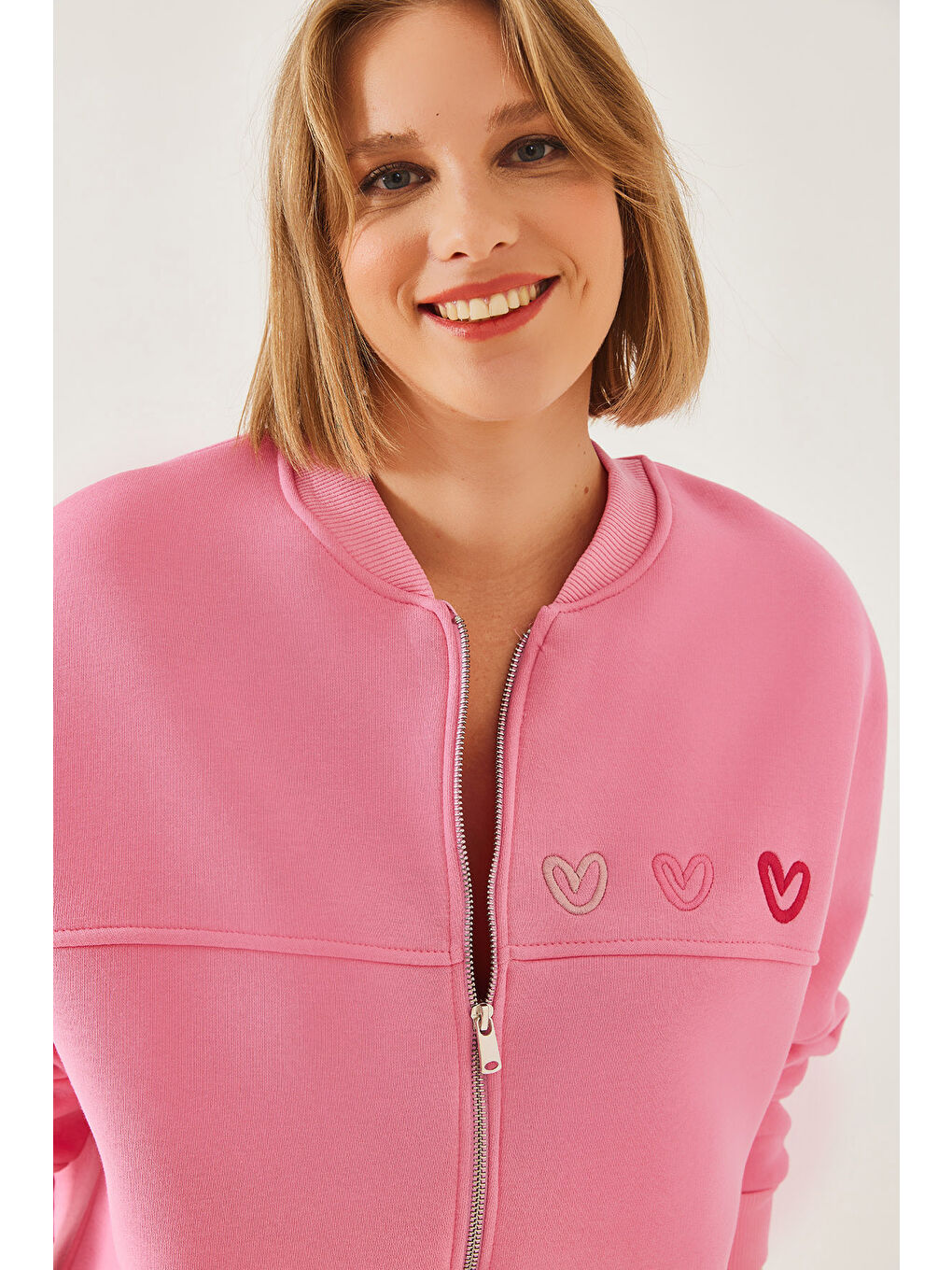 Pembe Kadın Kalp Nakışlı Üç İplik Şardonlu Hırka-1