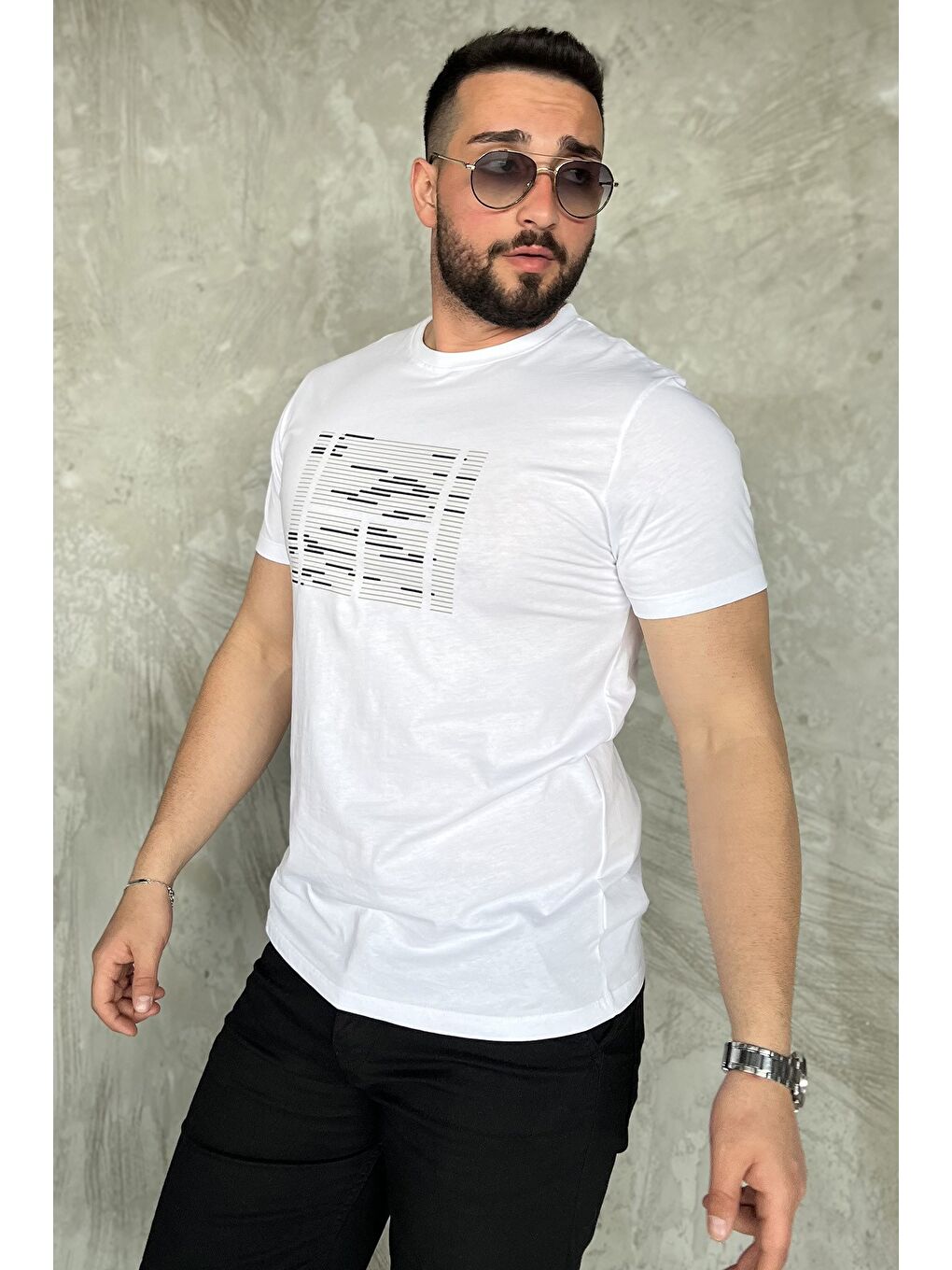 Beyaz Bisiklet Yaka Ön Baskılı Erkek Tişört-1