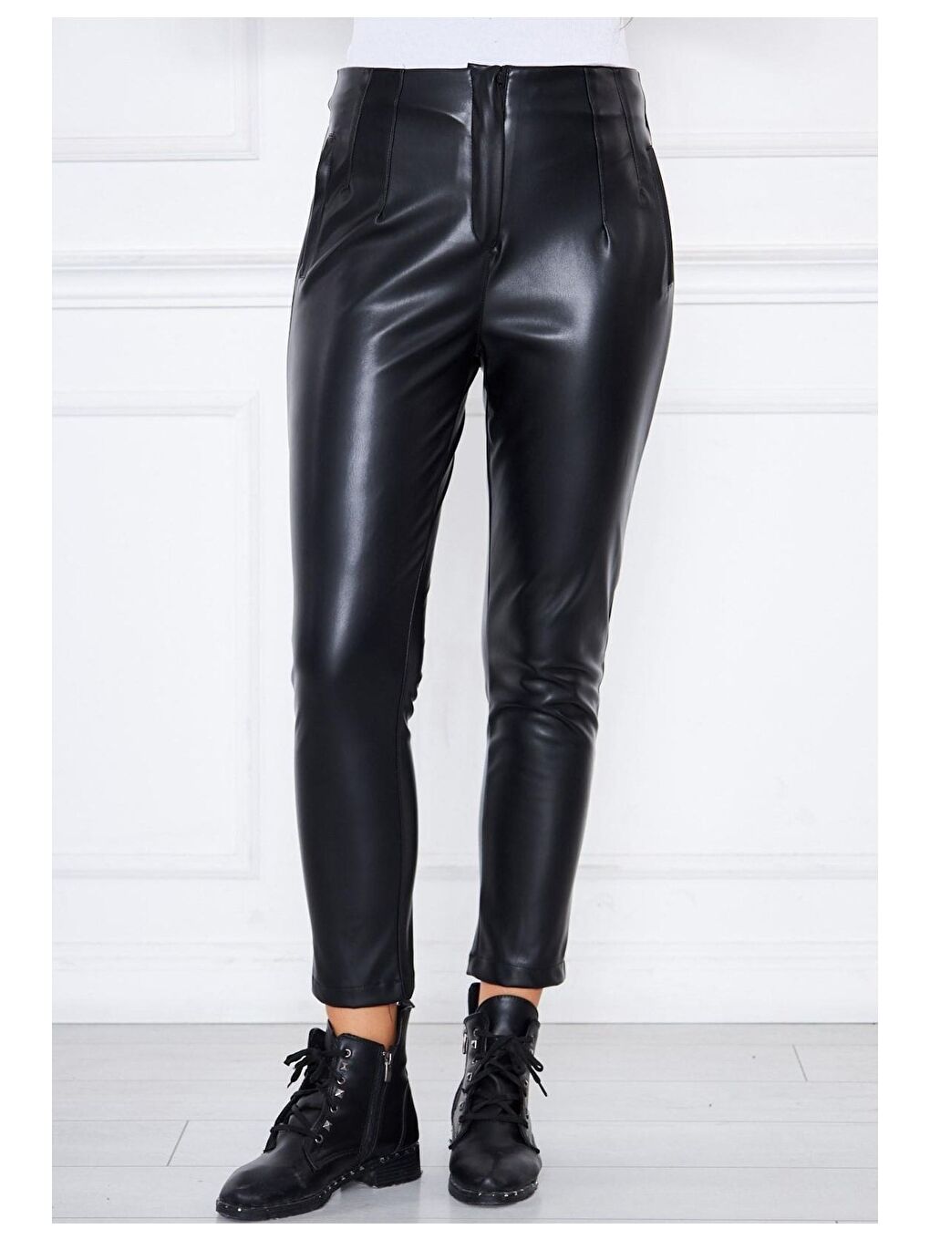 Siyah Kadın Deri Cepsiz Pantolon