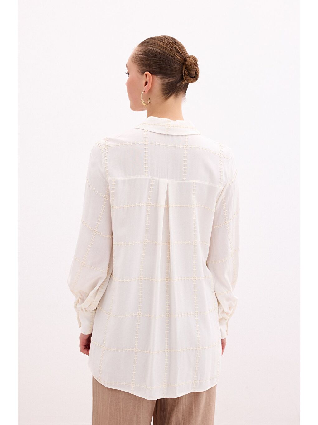 Ekru Nakış Detaylı Viskon Gömlek - Krem-6