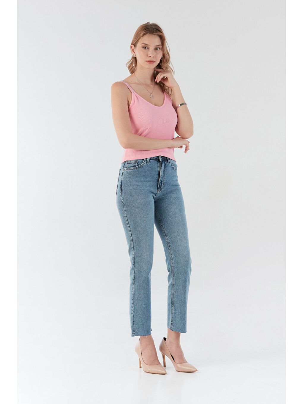 Pembe Fitilli Askıları Taş Detaylı V Yaka Bluz-2