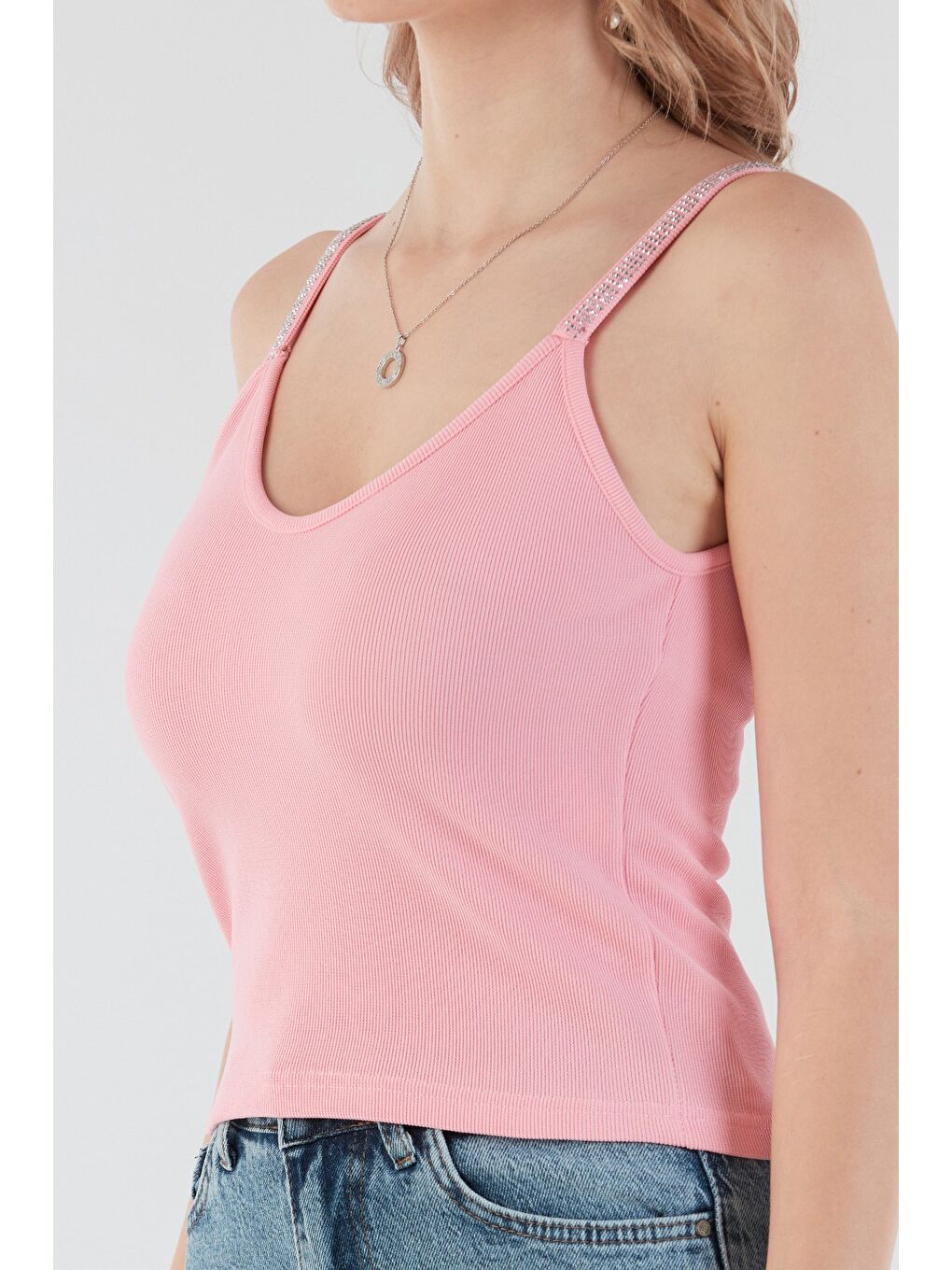 Pembe Fitilli Askıları Taş Detaylı V Yaka Bluz-4