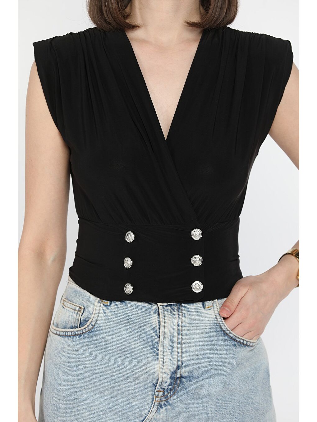 Siyah Kadın Kruvaze Yaka Düğme Detaylı Pileli Bluz-3