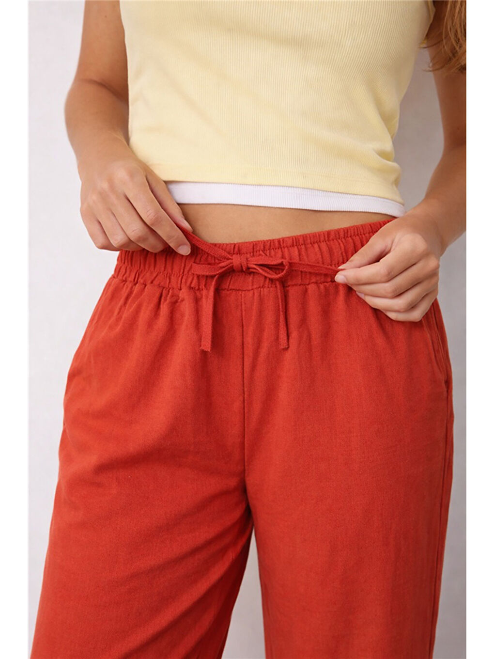 Kahverengi Pamuk ve Keten Karışımlı Yüksek Bel Kadın Pantolon 26Y0608K1-1