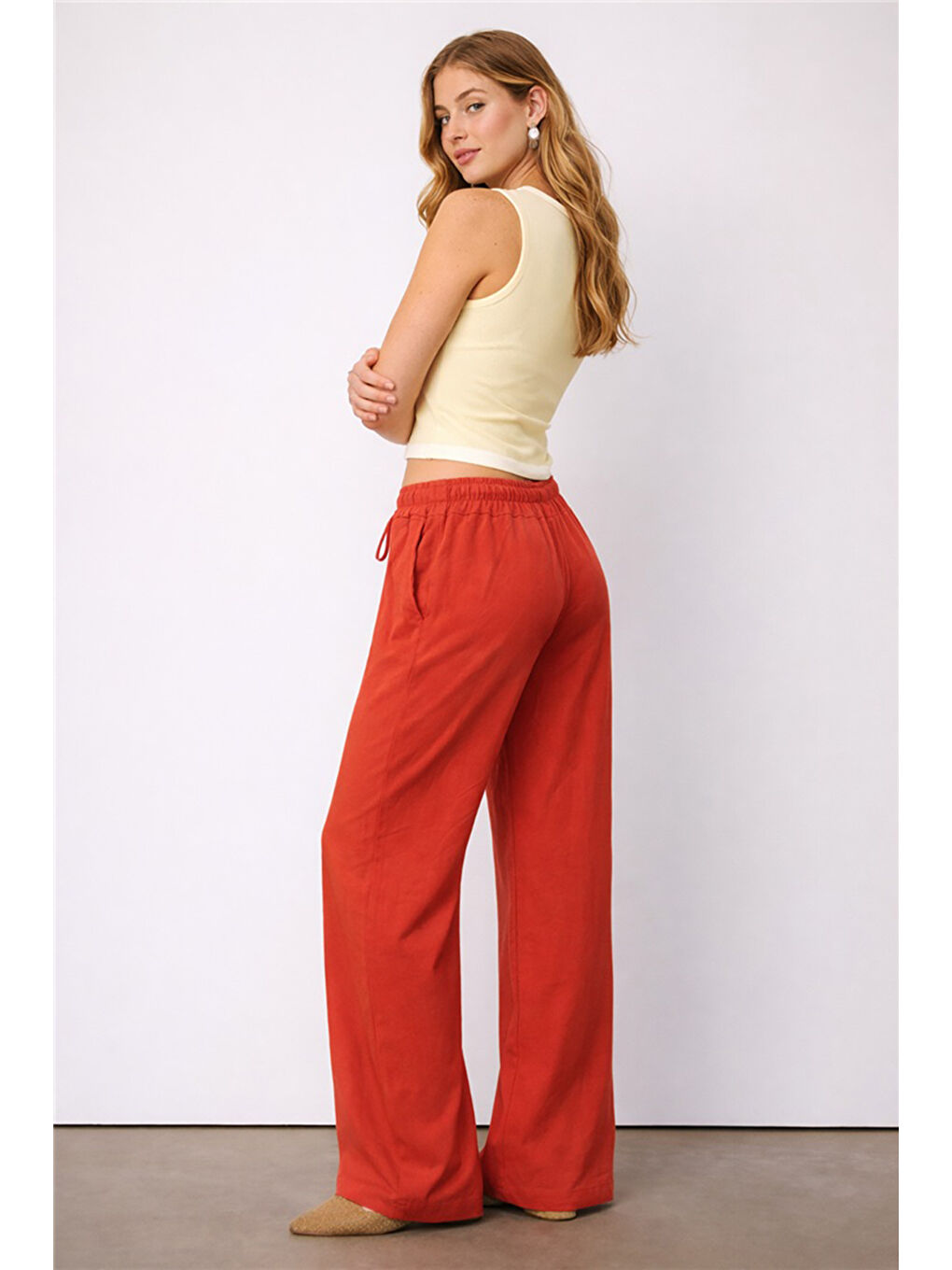 Kahverengi Pamuk ve Keten Karışımlı Yüksek Bel Kadın Pantolon 26Y0608K1-3