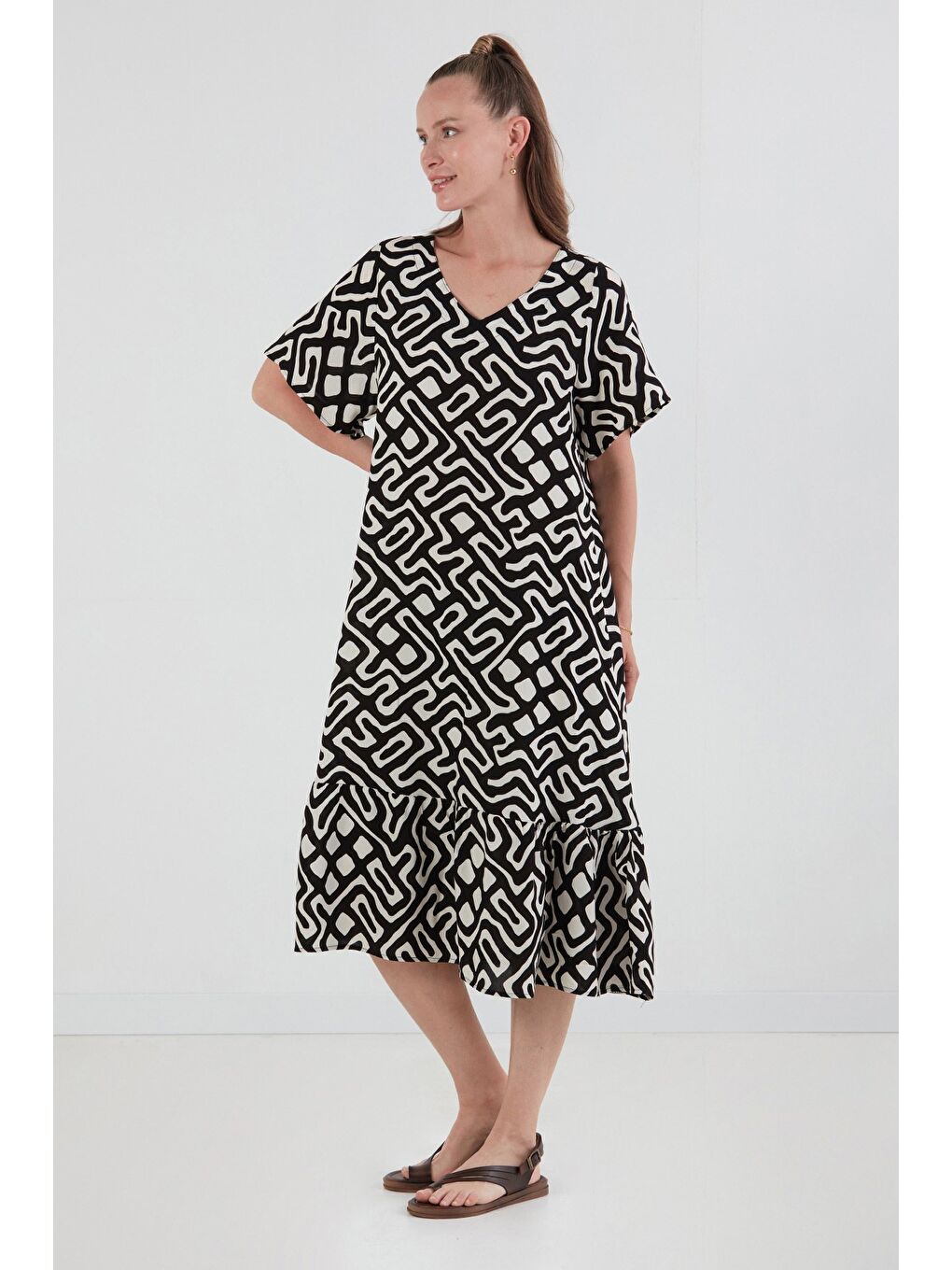 Siyah Desenli V Yaka Salaş Elbise-2