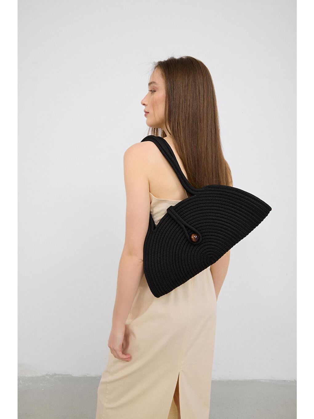 Paper Düğmeli Handmade Hasır Omuz Çantası Siyah-2