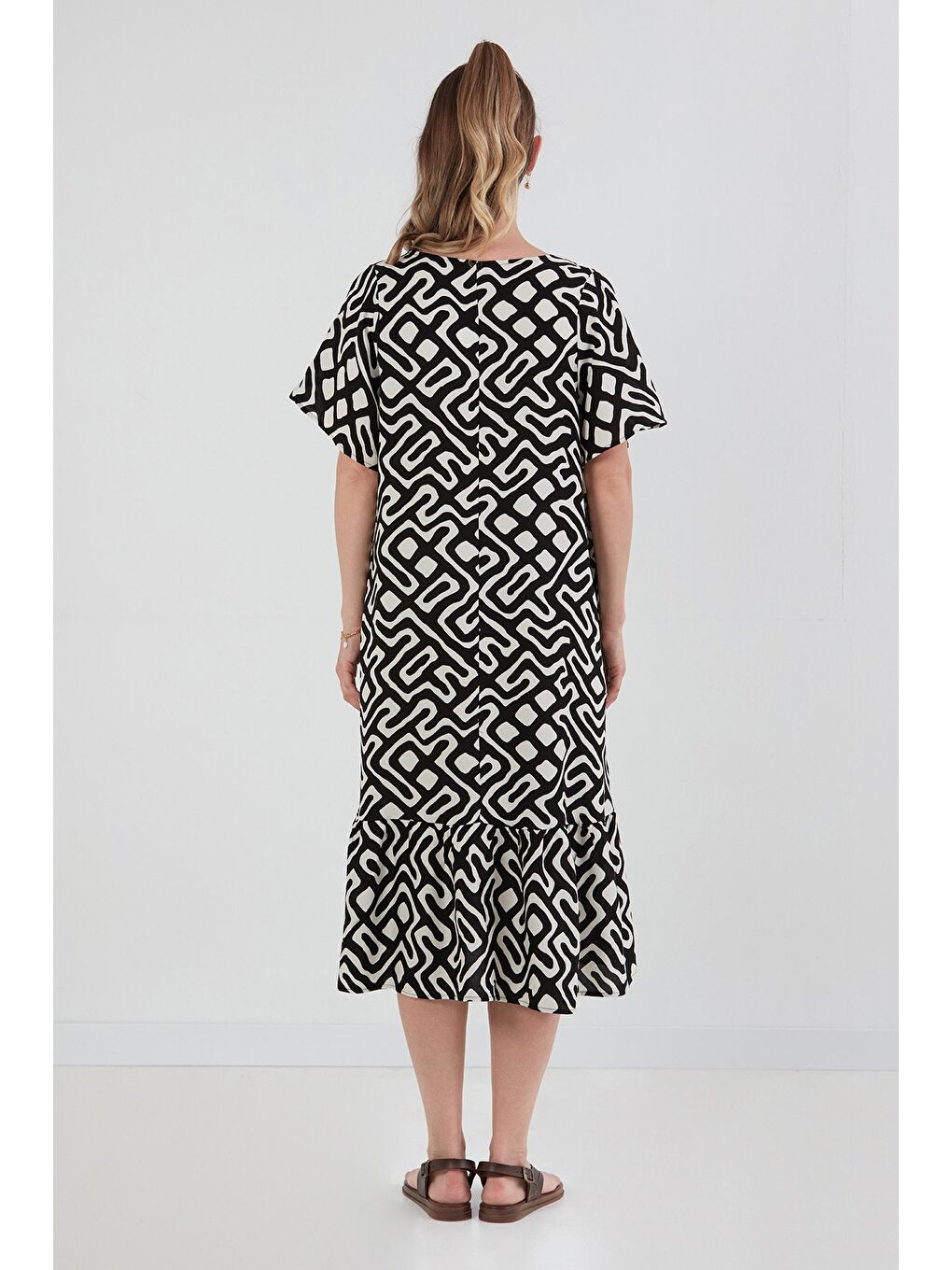 Siyah Desenli V Yaka Salaş Elbise-3