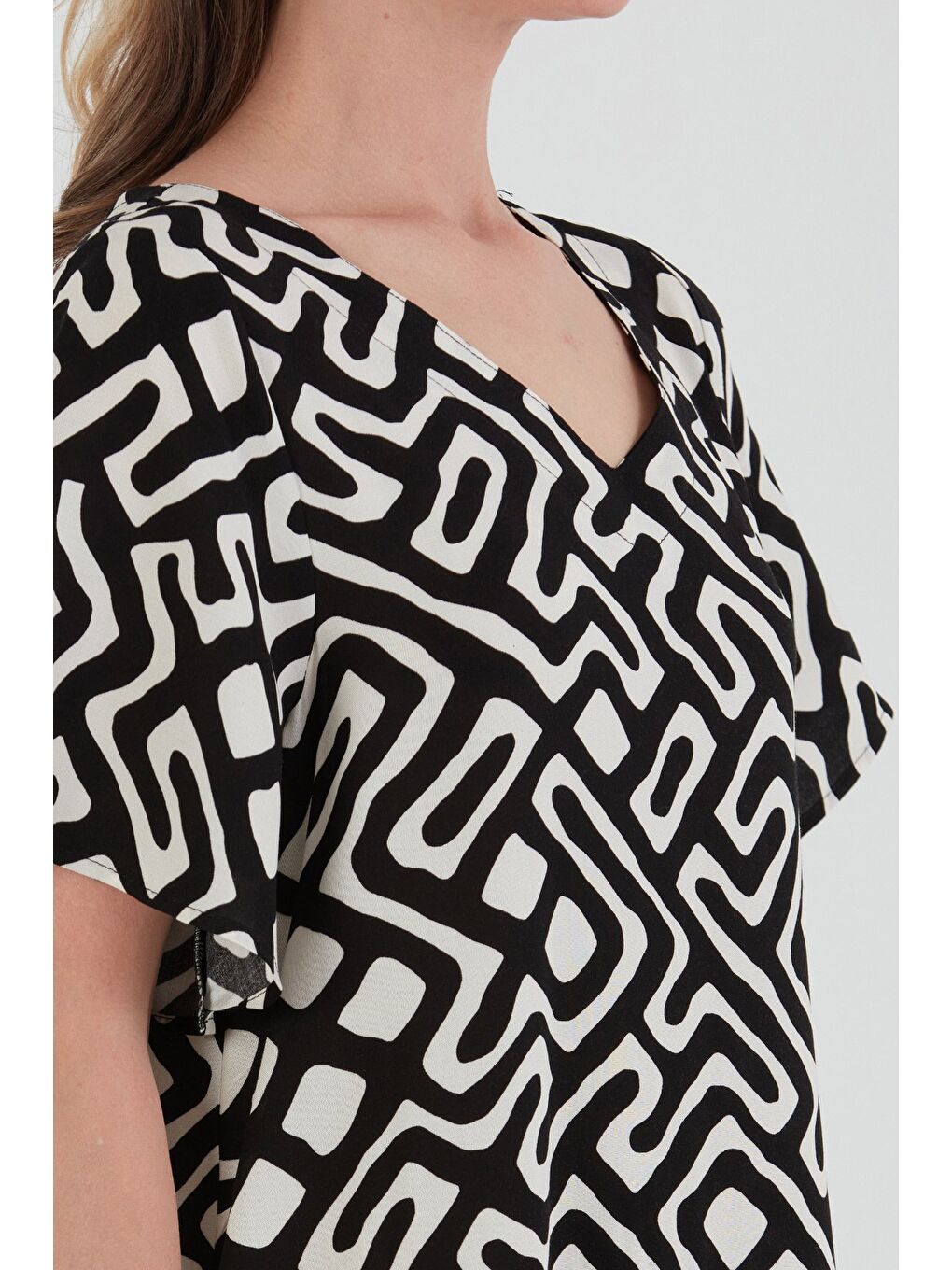 Siyah Desenli V Yaka Salaş Elbise-4