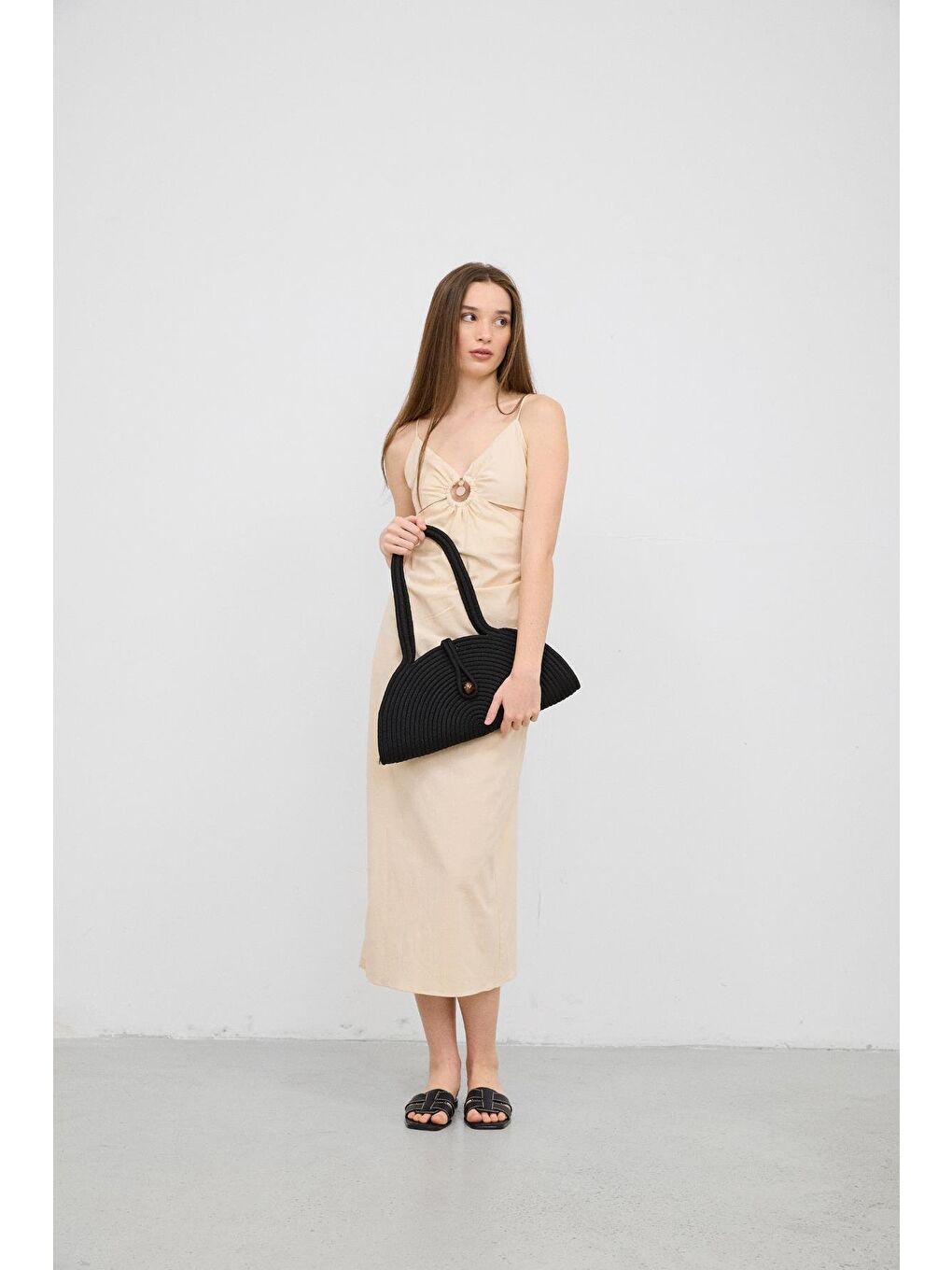 Paper Düğmeli Handmade Hasır Omuz Çantası Siyah-3