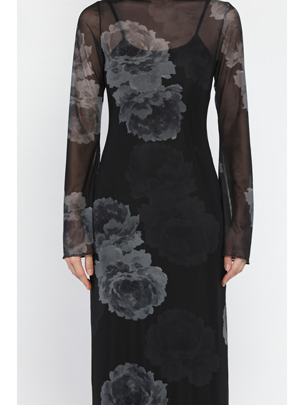 Siyah Gül Desenli İçlik Kombinli Tül Elbise-3