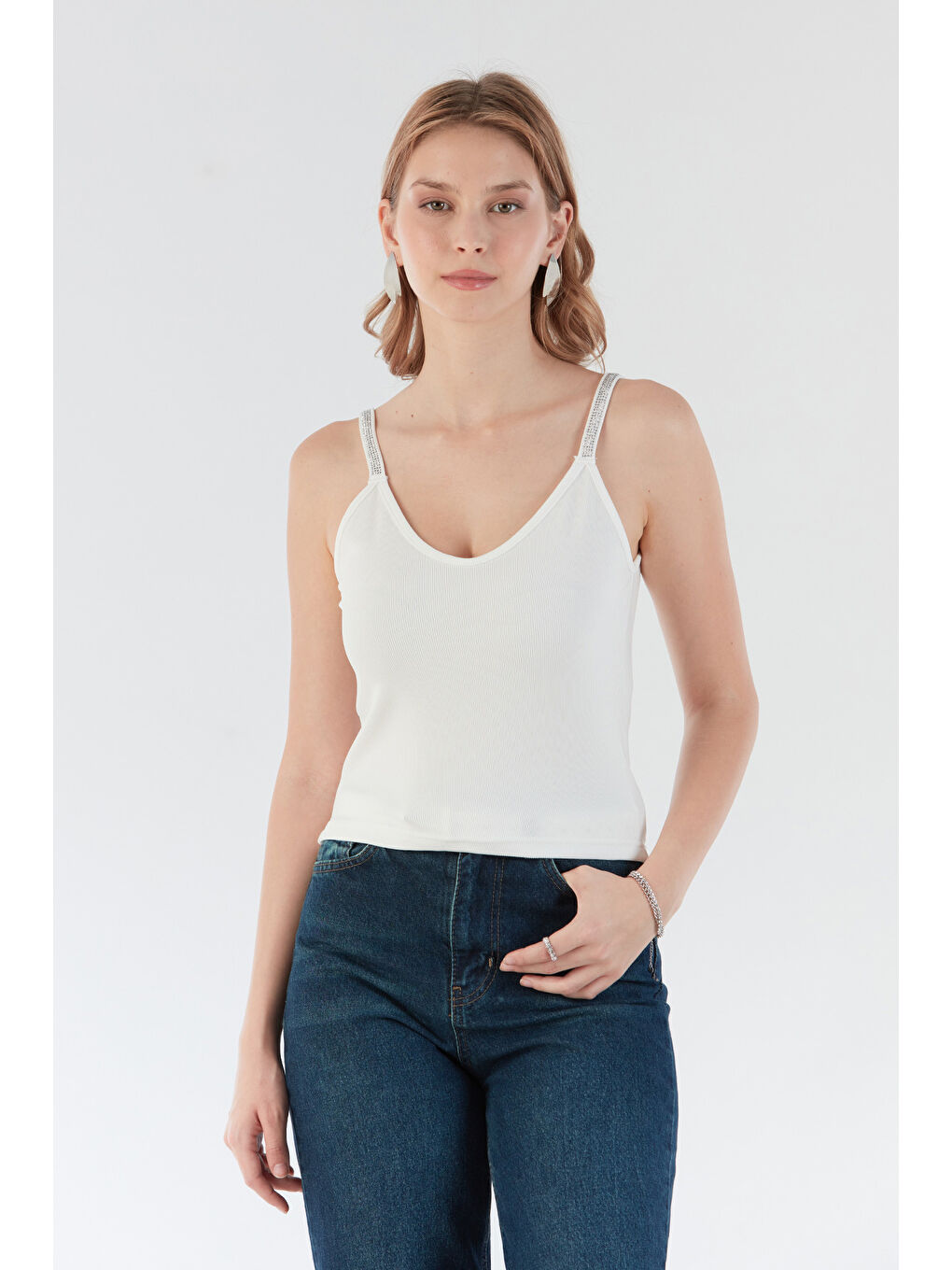 Ekru Fitilli Askıları Taş Detaylı V Yaka Bluz-1