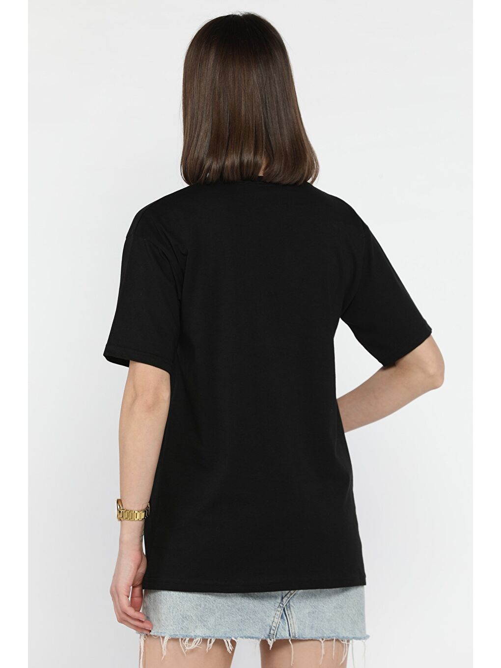 Siyah Bisiklet Yaka Aplikeli Kadın Tişört-2