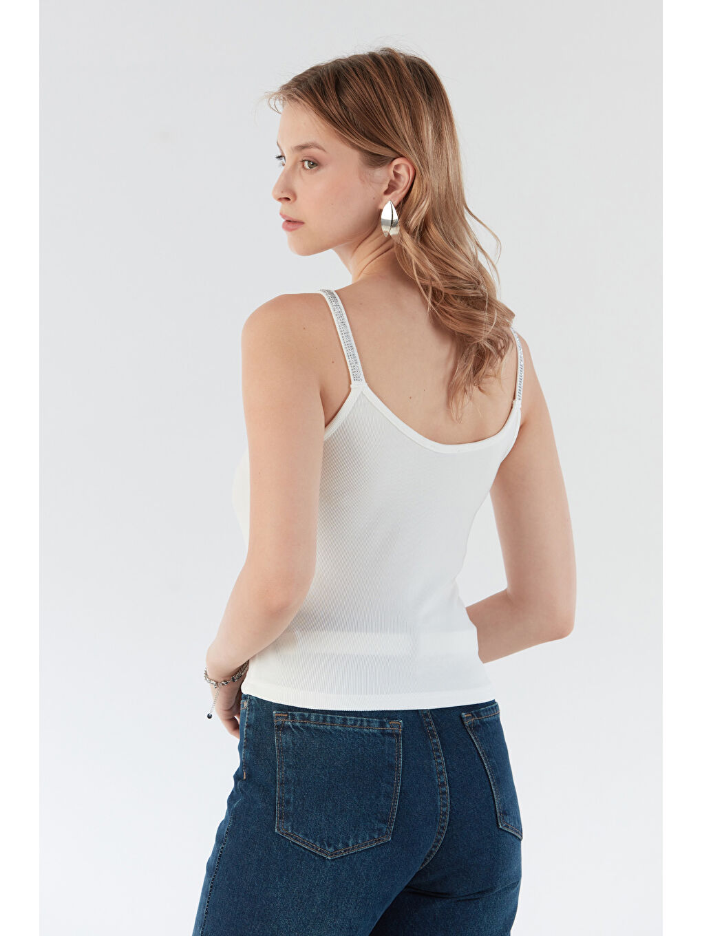 Ekru Fitilli Askıları Taş Detaylı V Yaka Bluz-2