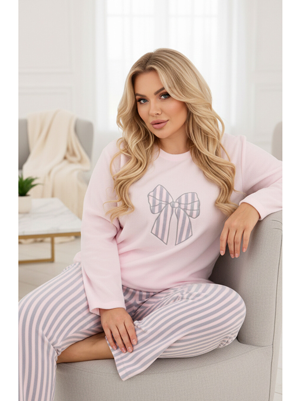 Pembe Çizgili Desenli Nakışlı Büyük Beden Polar Kışlık Örme Pijama Takım